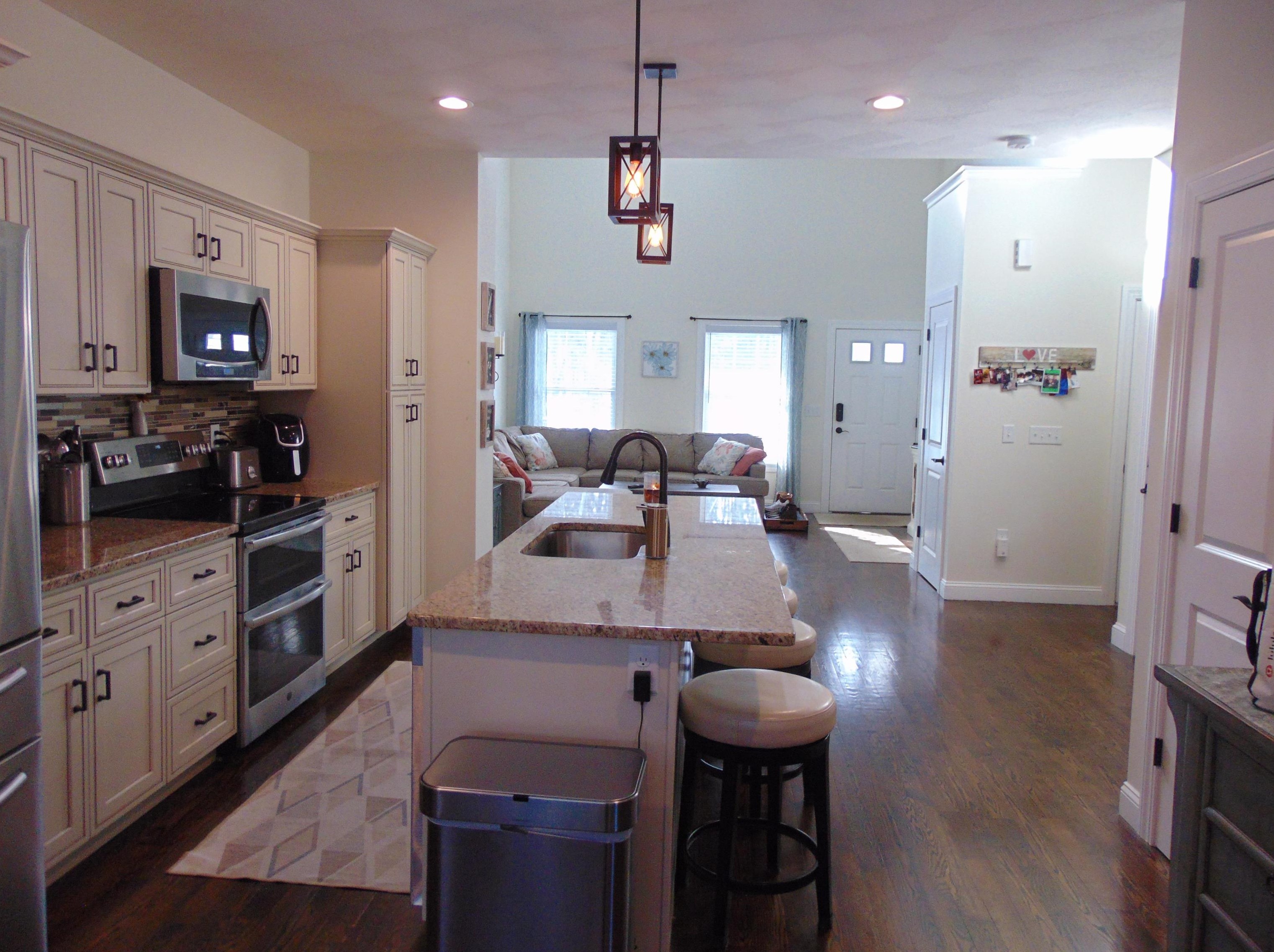 83 Trail Haven Dr, Londonderry, NH 03053
