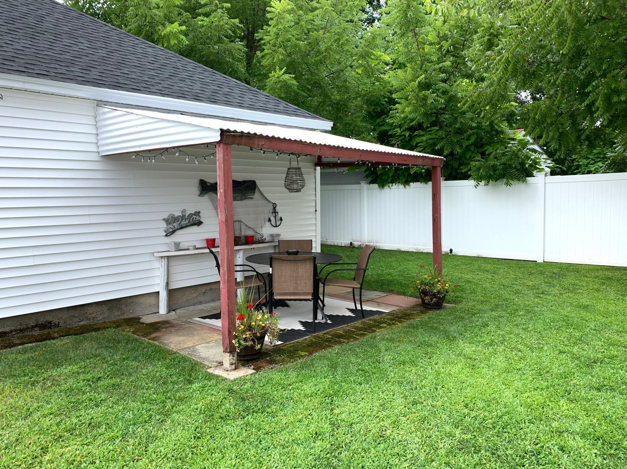 476 Kelley St, Manchester NH 03102-3110 exterior