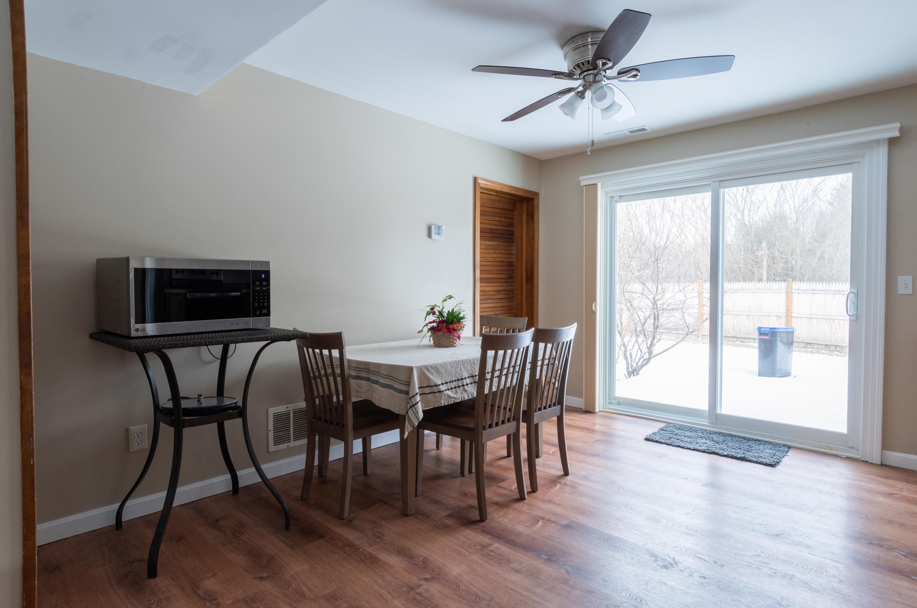 1 Nichols Ln, Merrimack NH  03054-2862 exterior