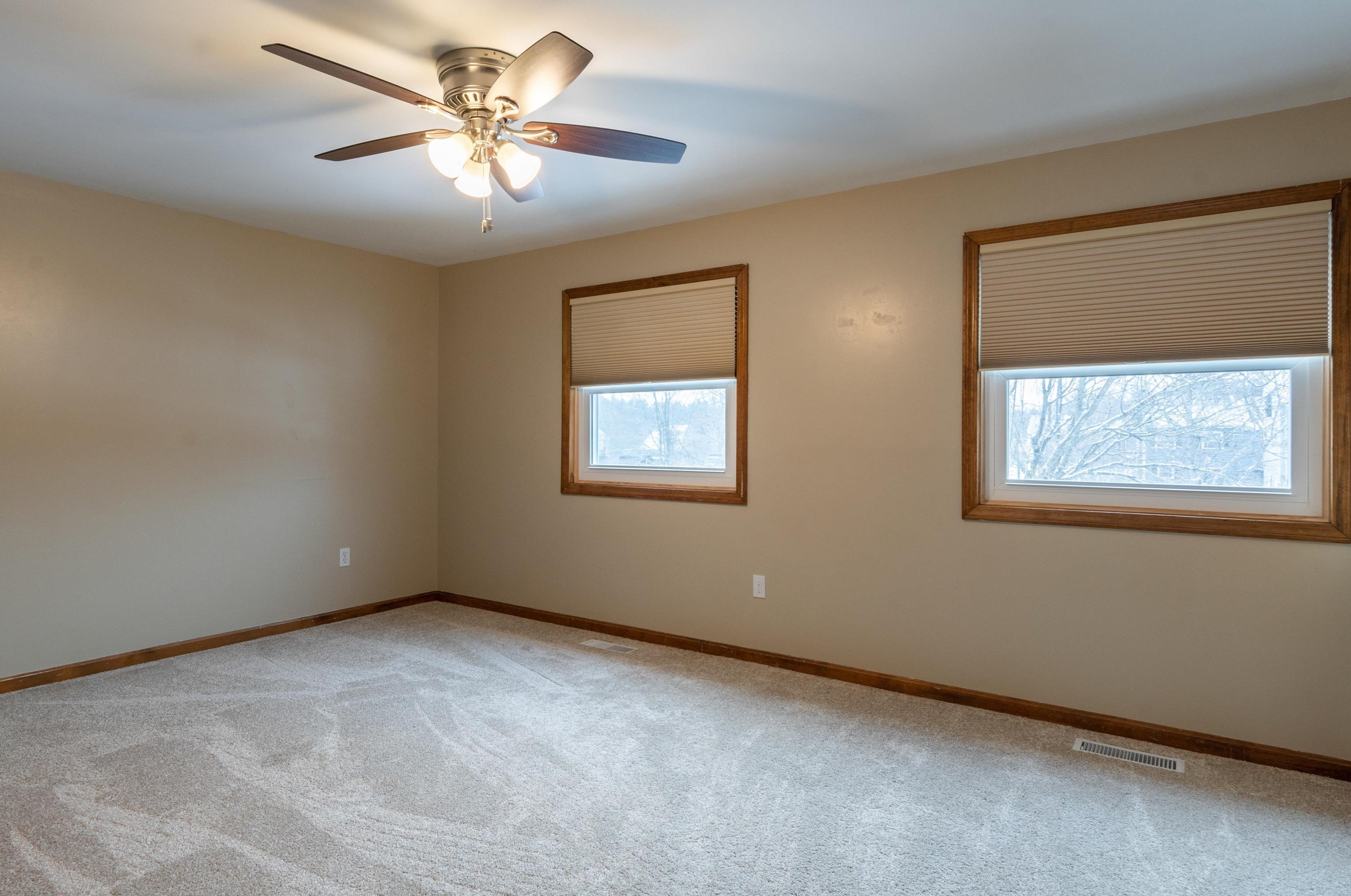 1 Nichols Ln, Merrimack NH  03054-2862 exterior