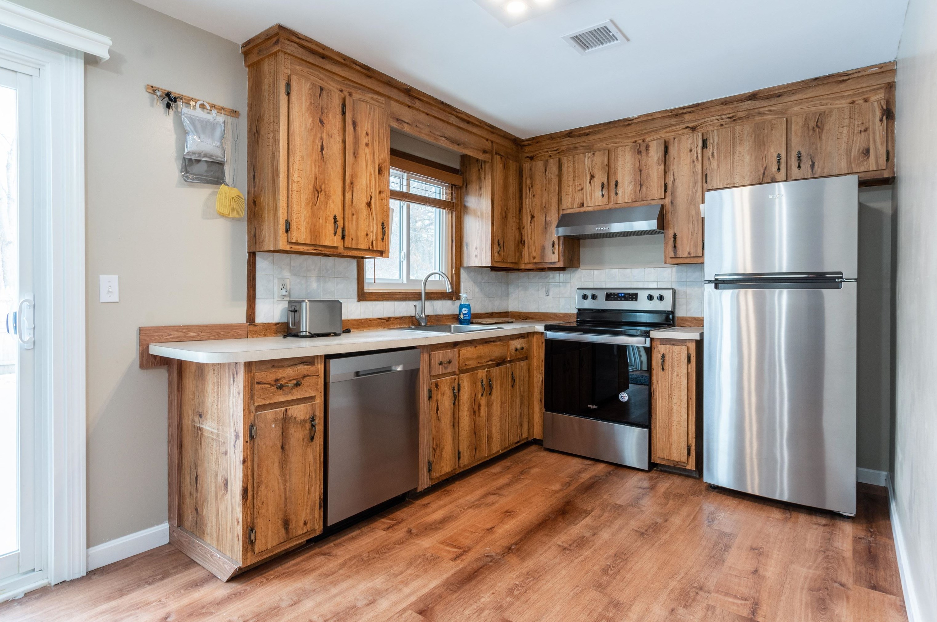 1 Nichols Ln, Merrimack NH  03054-2862 exterior