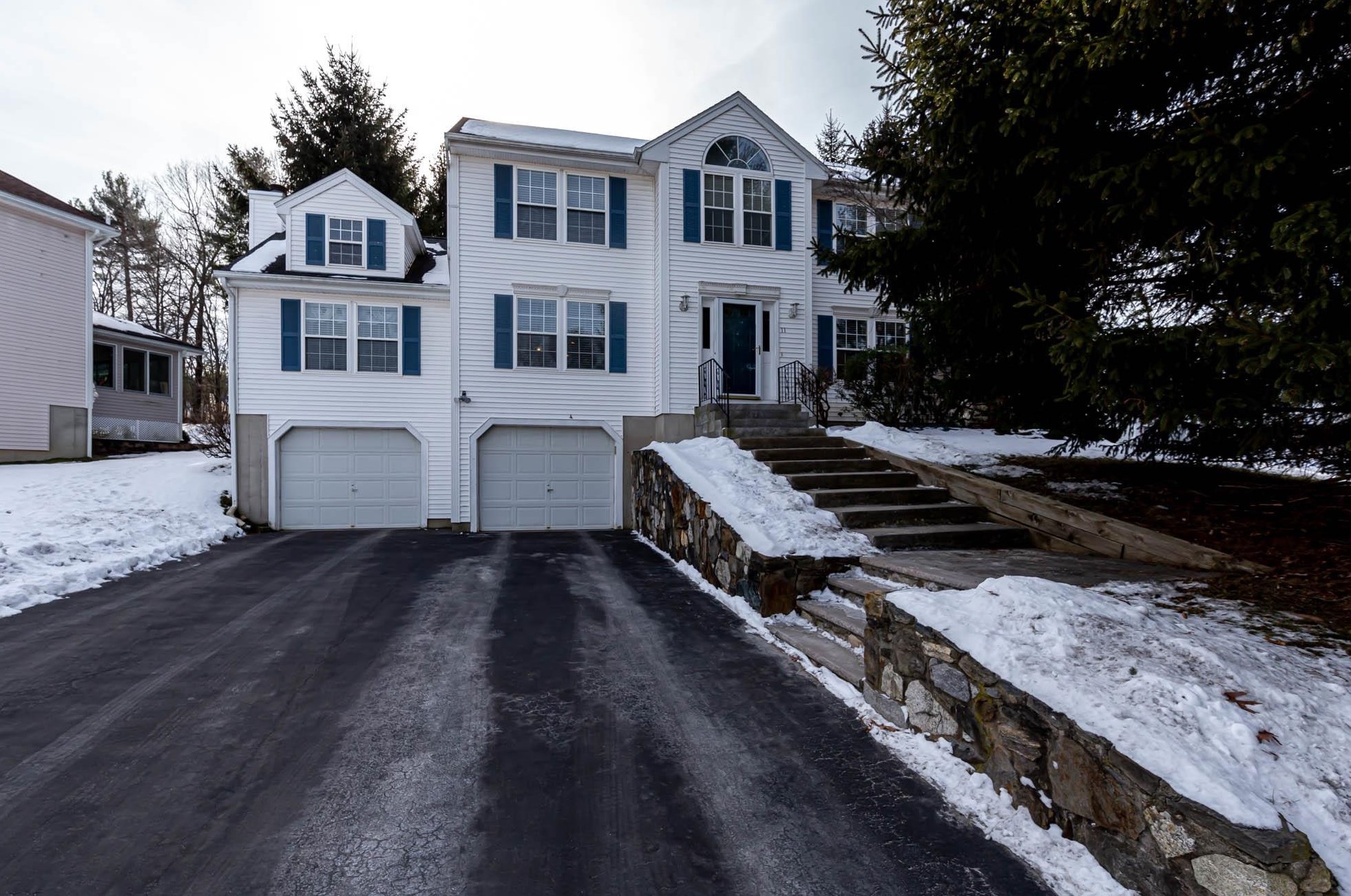 11 Wintergreen Dr, Merrimack, NH 03054