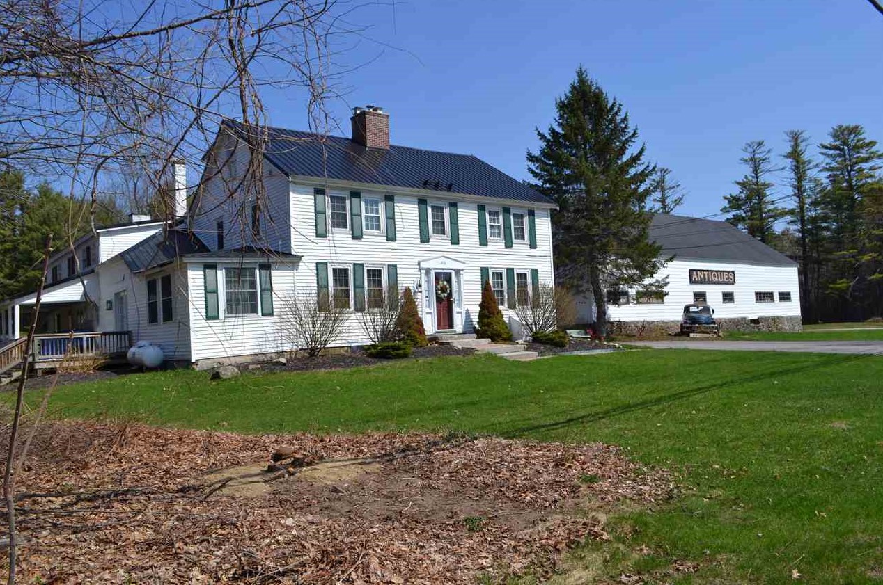 458 Center St, Tuftonboro, NH 03894