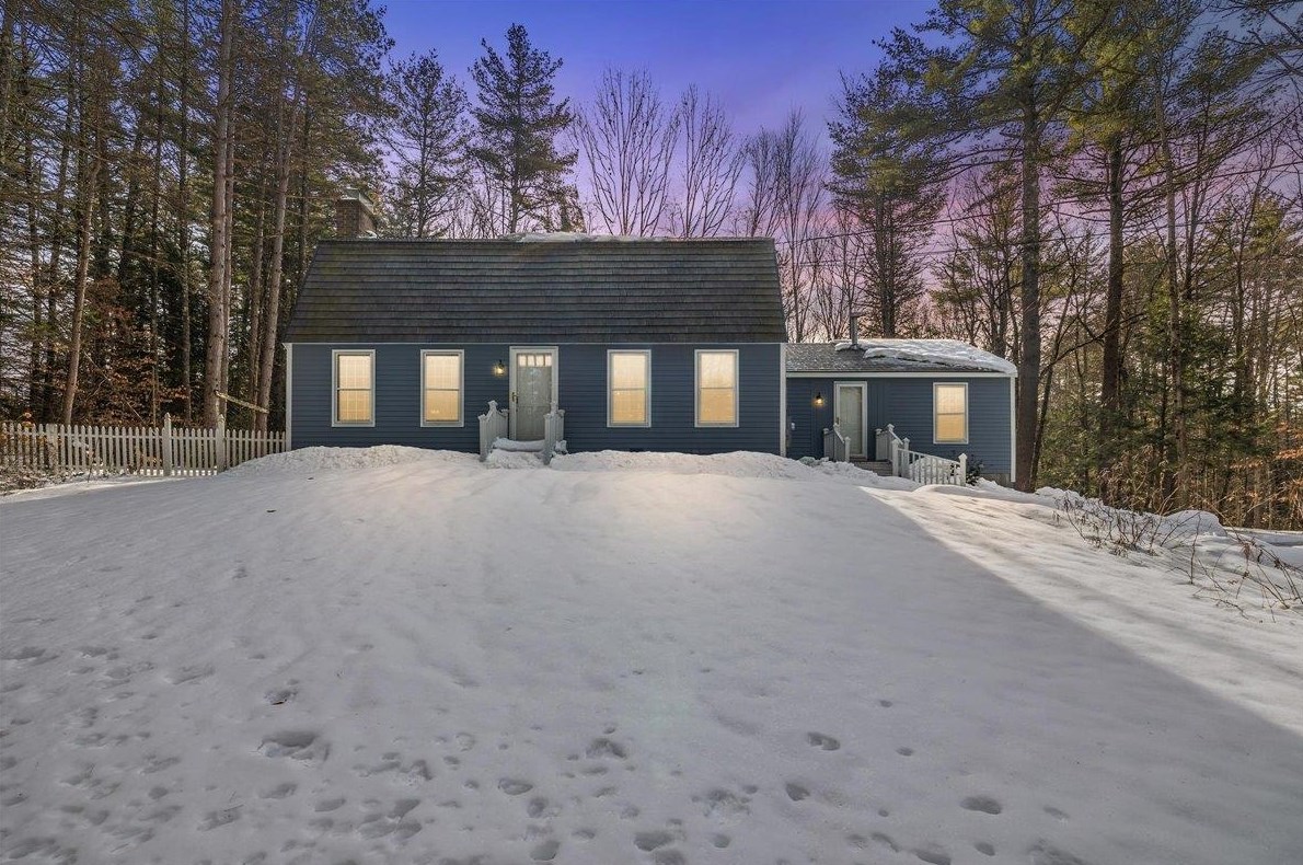 69 Woodland Dr, Hopkinton, NH 03229