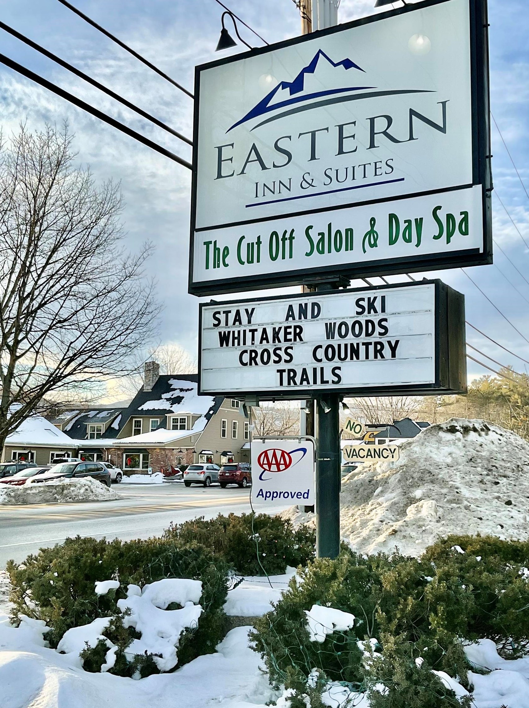 2955 White Mountain Hwy #122, Hales Location, NH 03860