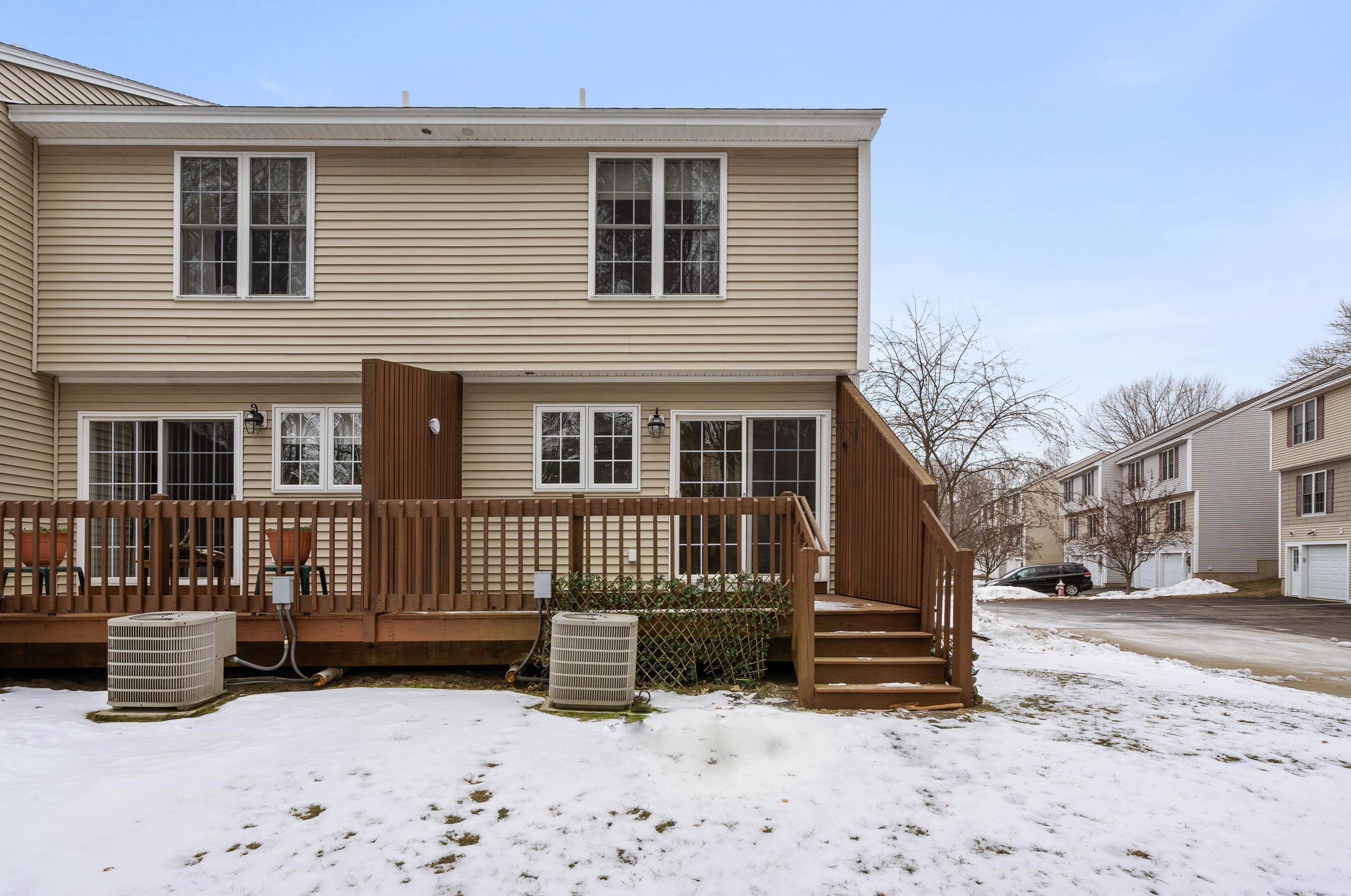 41 Station Dr, Dover, NH 03820