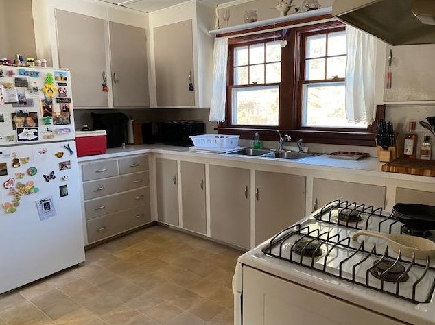 30 Charles Dr, Hinsdale, NH 03451