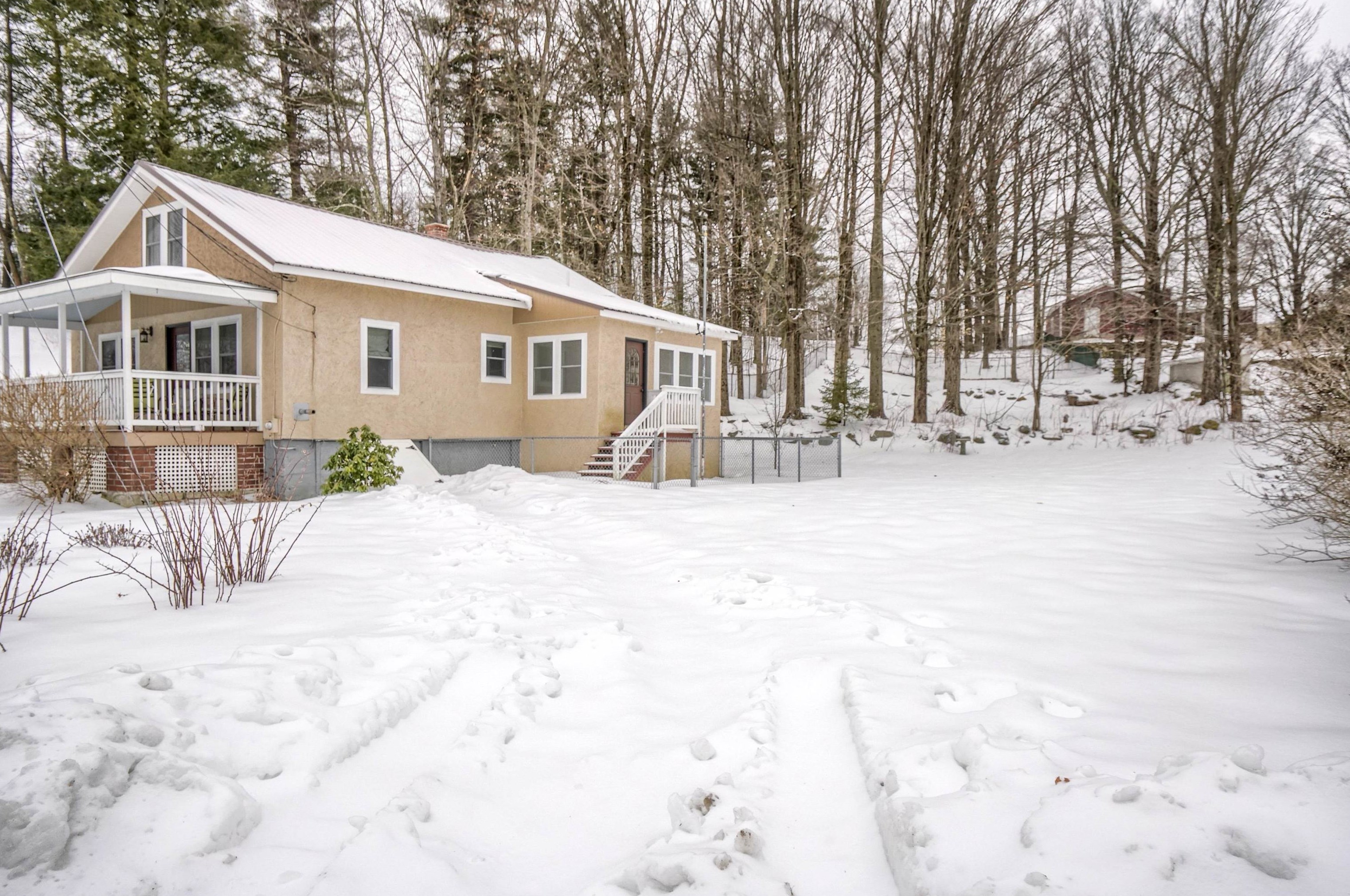 8 Spruce St, Jaffrey, NH 03452