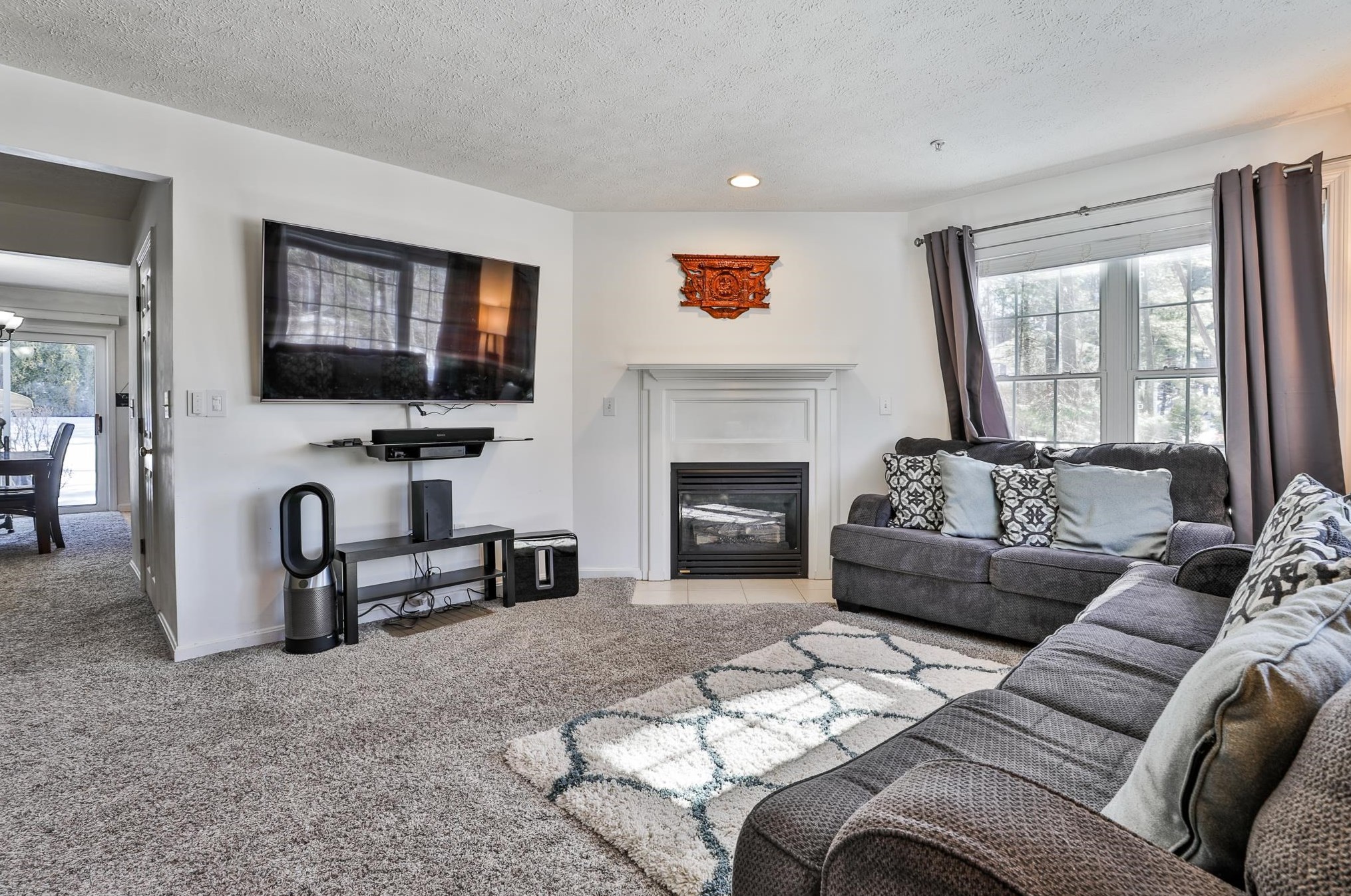 11 Georgetown Dr, Nashua, NH 03062