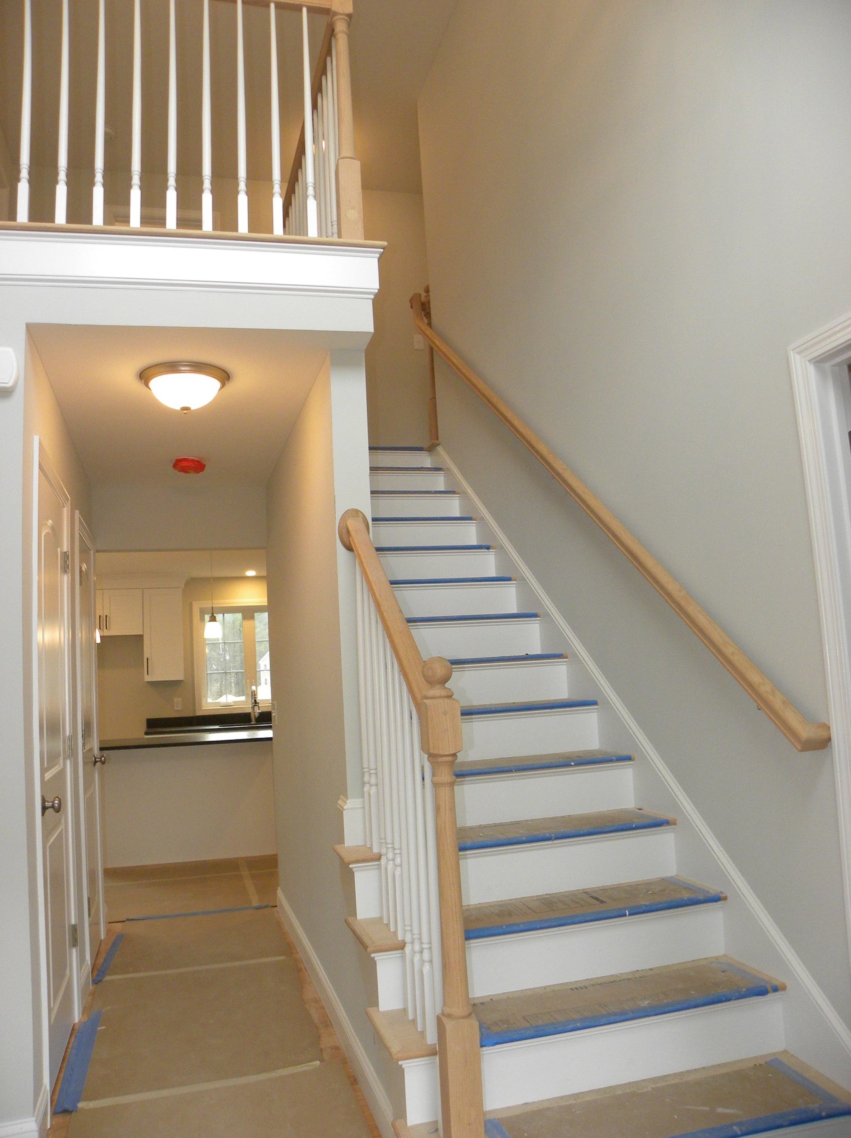 606 Raymond Rd, Chester, NH 03036