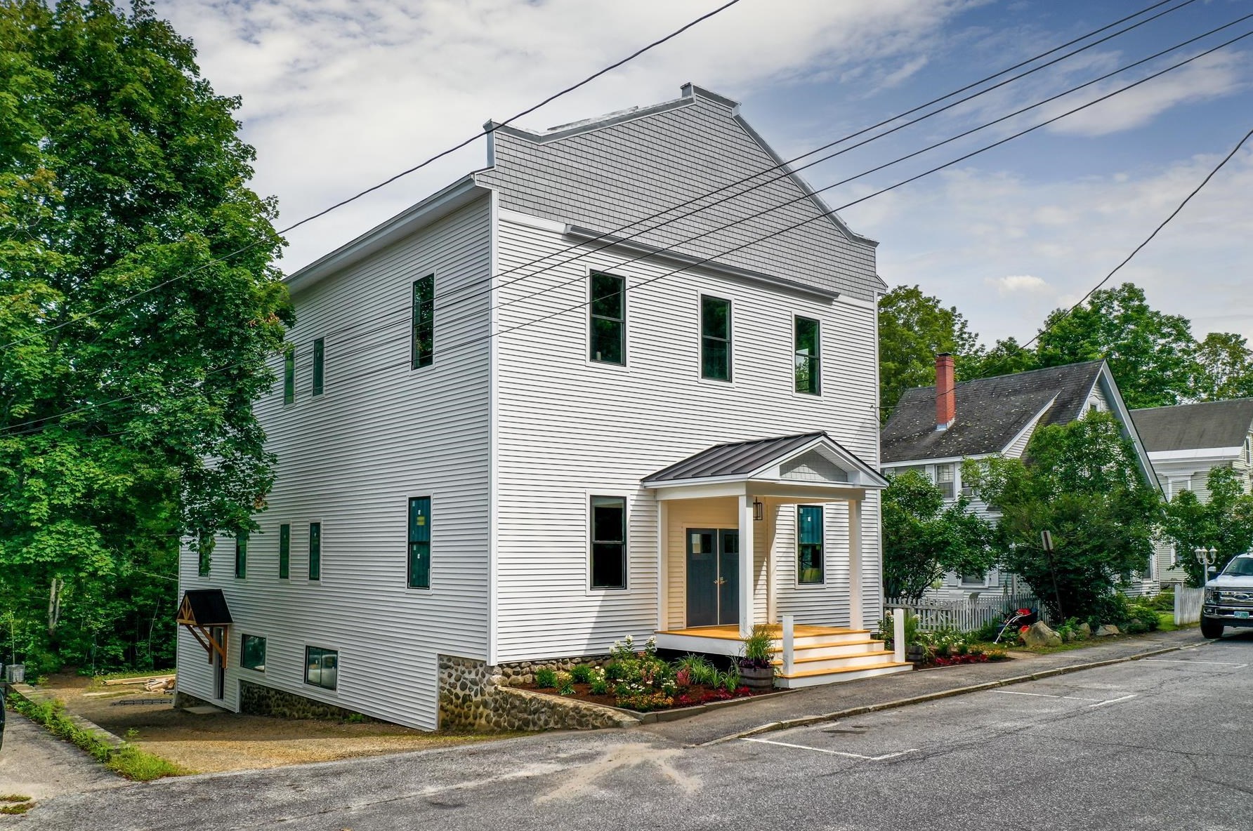 104-c Main St #c, Meredith, NH 03253