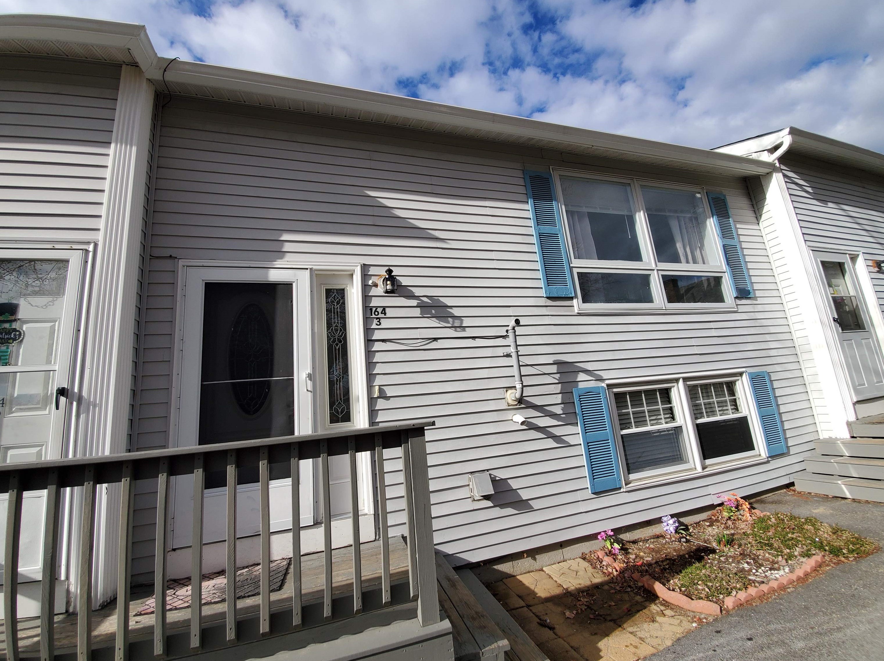 164 Maple St, Manchester NH  03103-5575 exterior