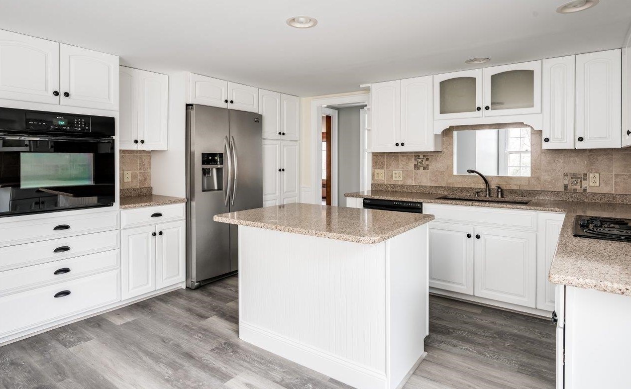 45 Knox Marsh Rd, Dover, NH 03820