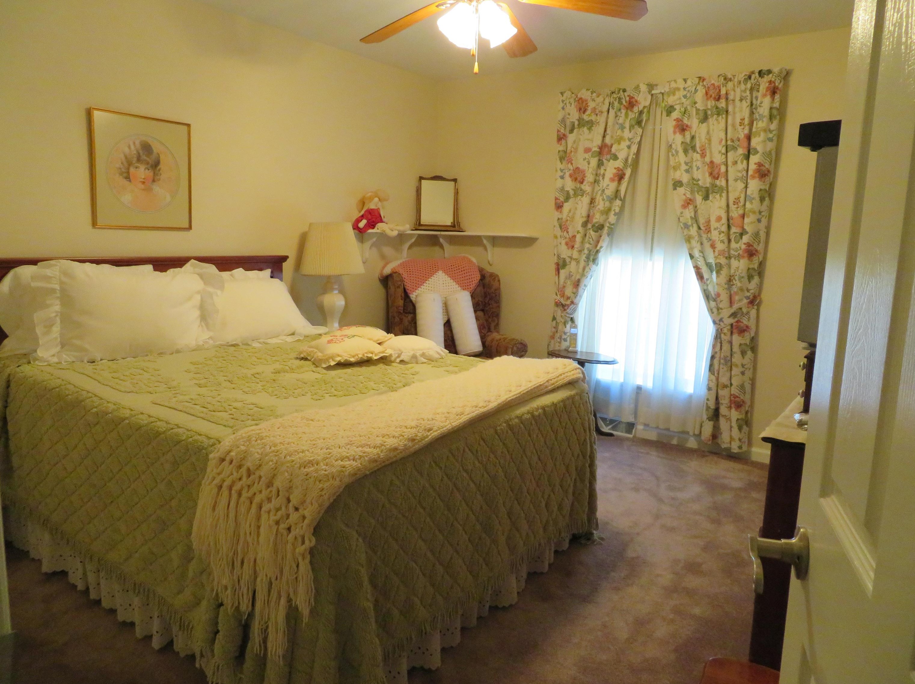 10 Tumbleweed Dr, Rochester NH 03867-5232 exterior