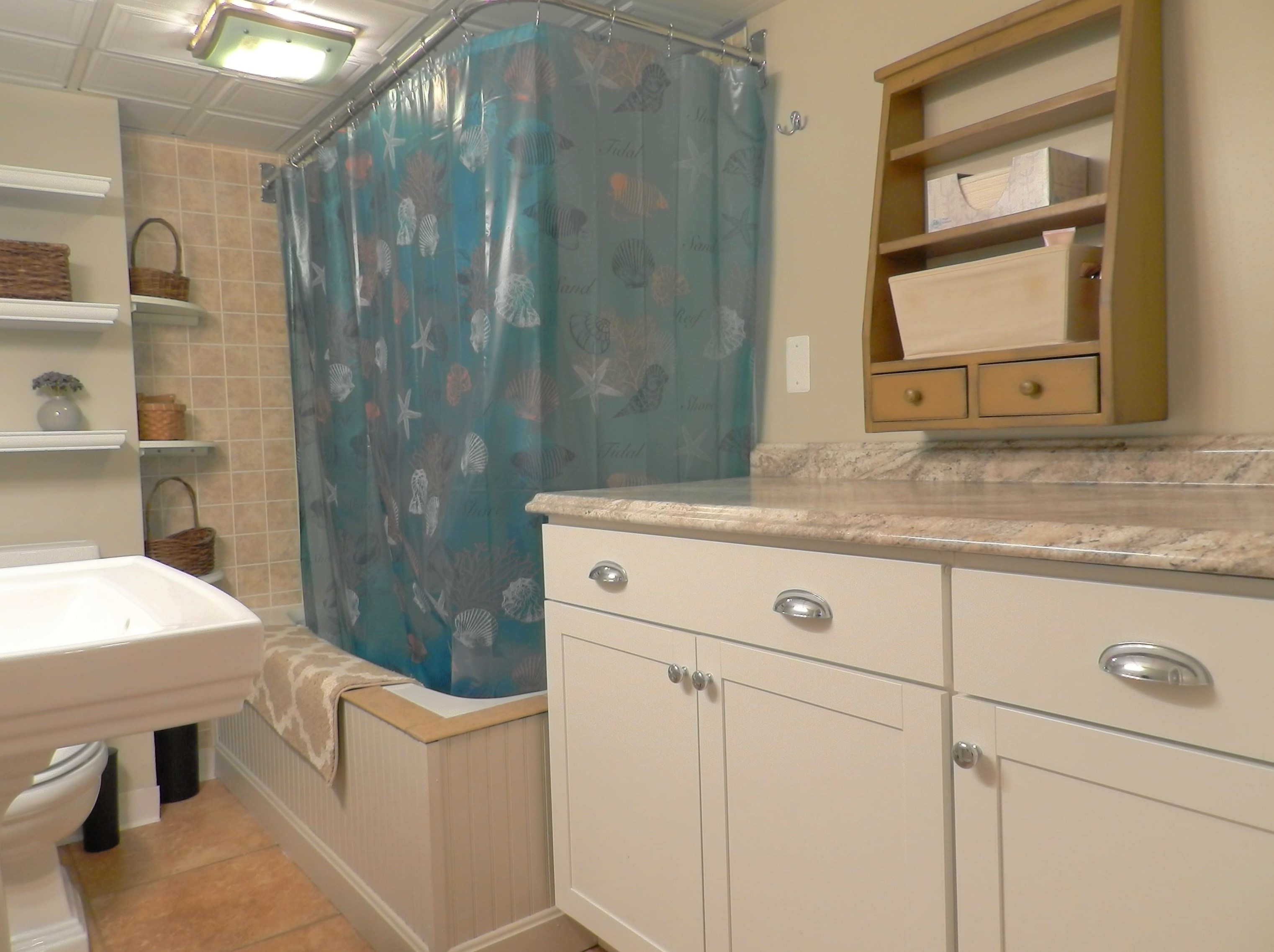 2 Heather St, Manchester NH 03104-2042 exterior