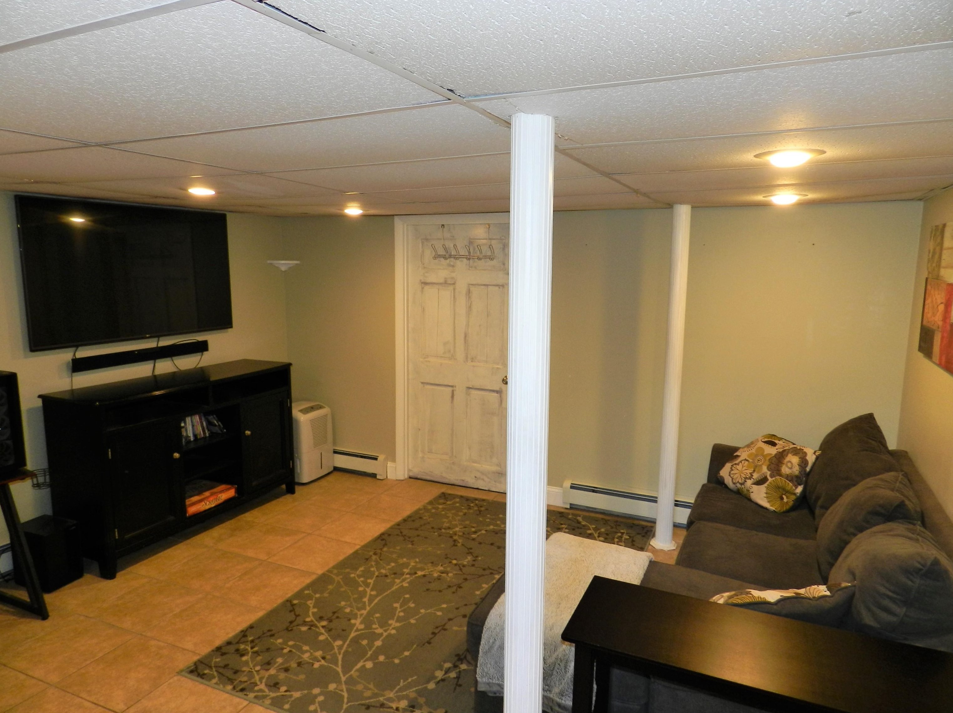 2 Heather St, Manchester NH 03104-2042 exterior