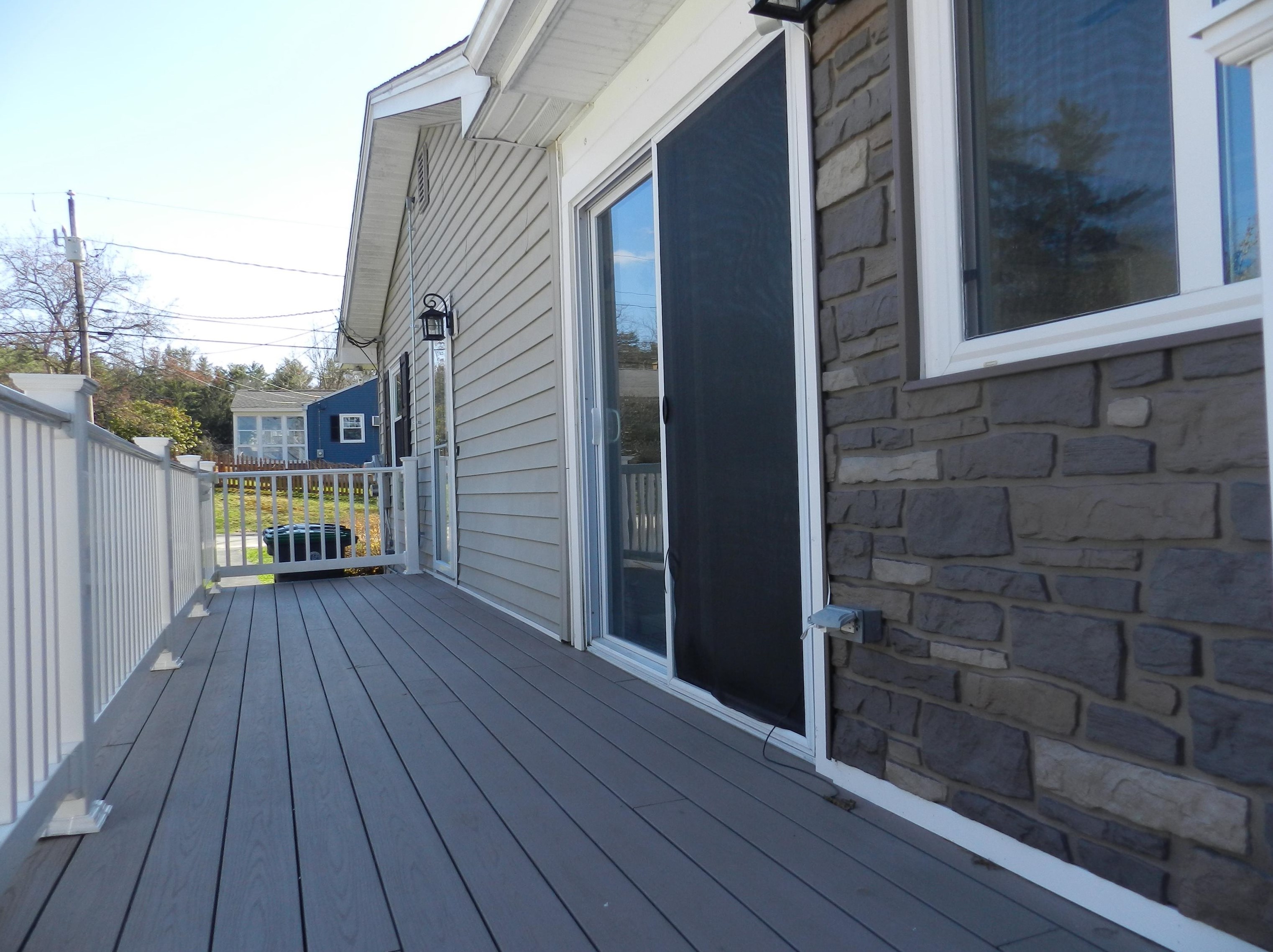 2 Heather St, Manchester NH 03104-2042 exterior