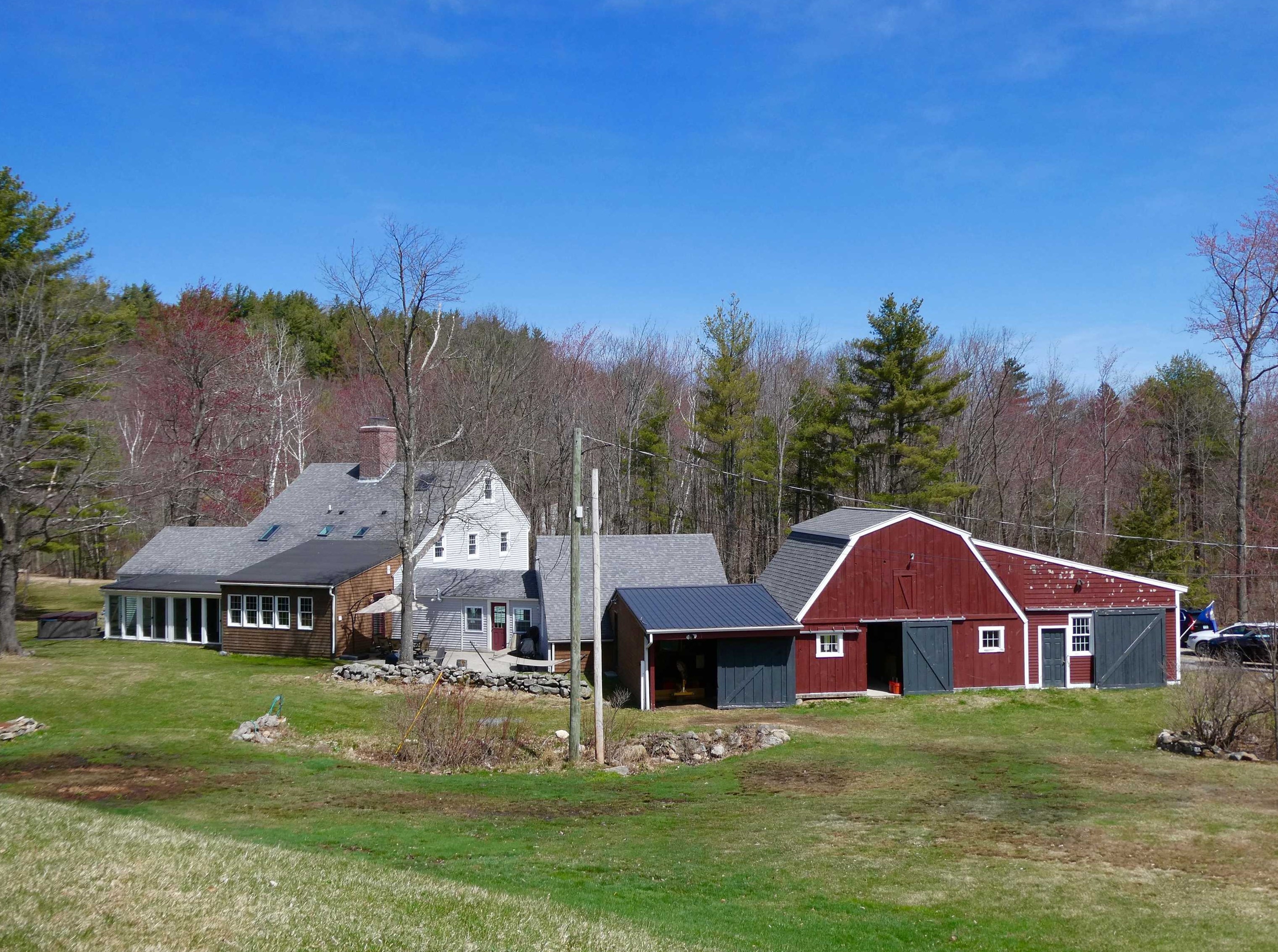 19 Applewood Ln, Temple, NH 03084 exterior