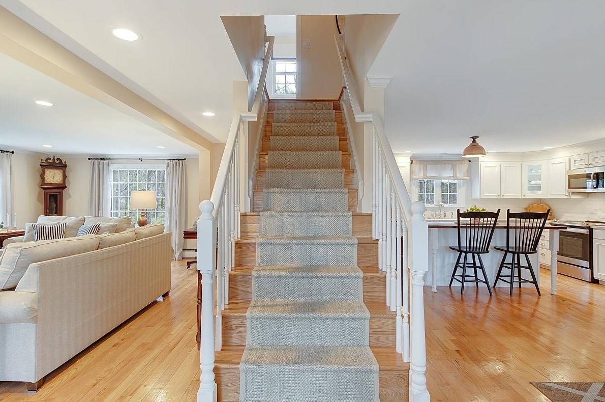 1 Fern St, Windham, NH 03087-1440