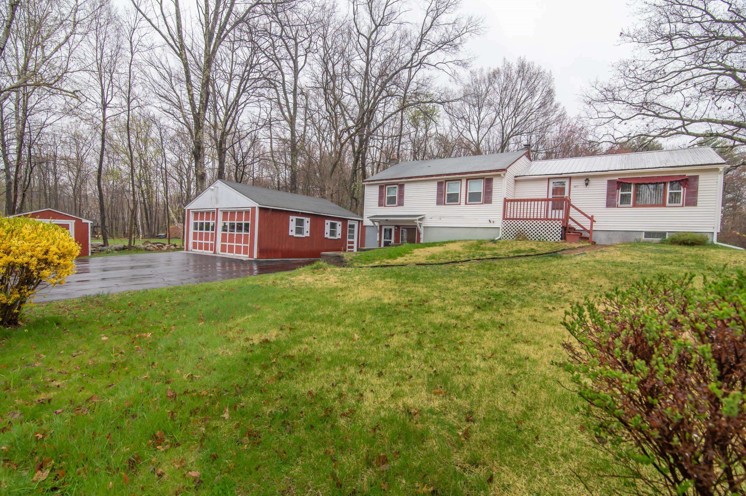 347 Hackett Hill Rd, Manchester, NH 03106 exterior