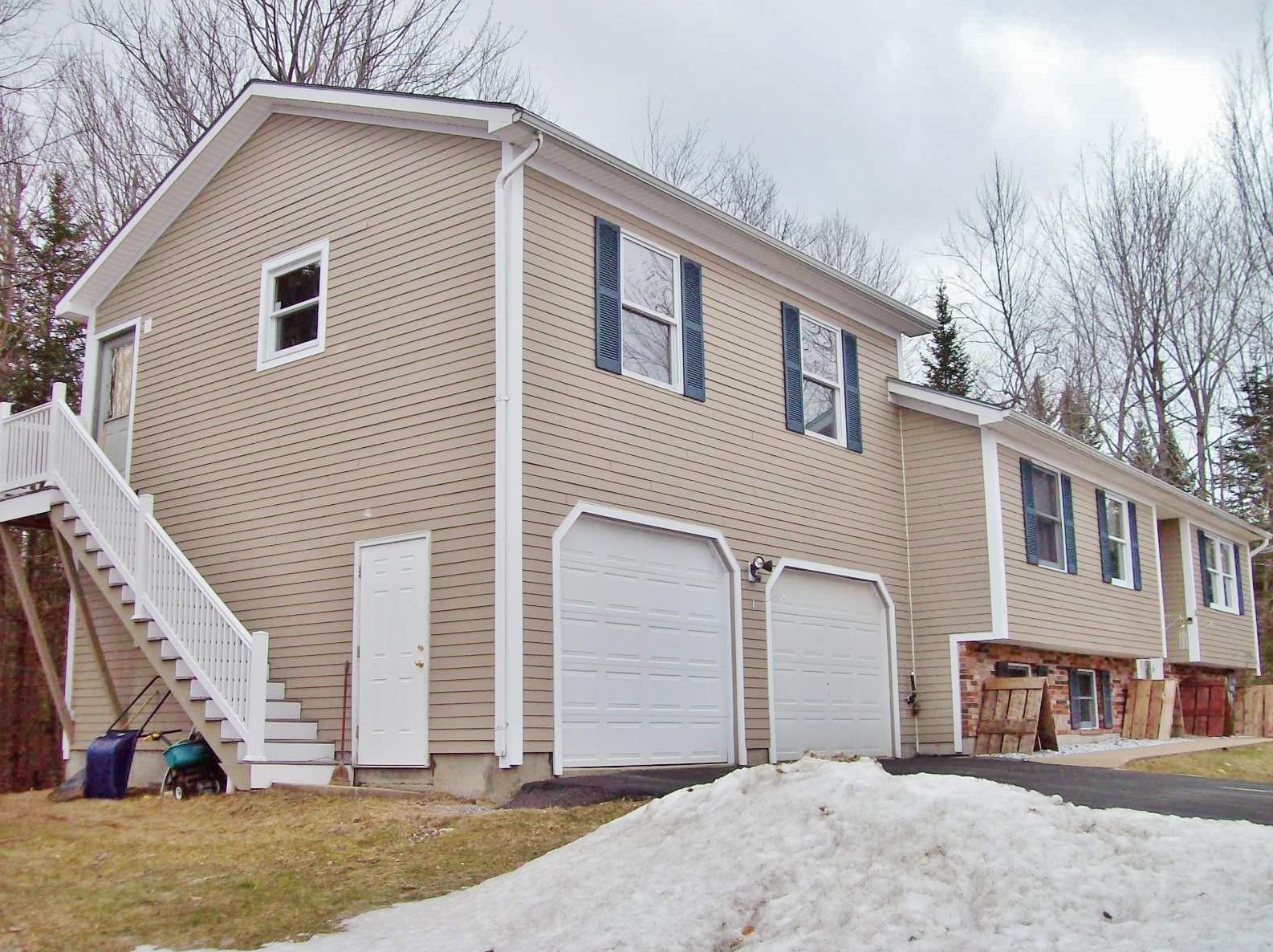 8 Gorham Heights Rd, Shelburne, NH 03581-4840