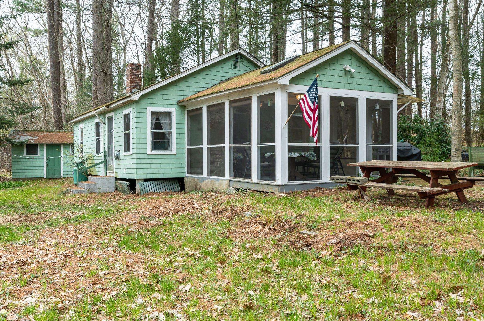 2 Grove St, Windham, NH 03087