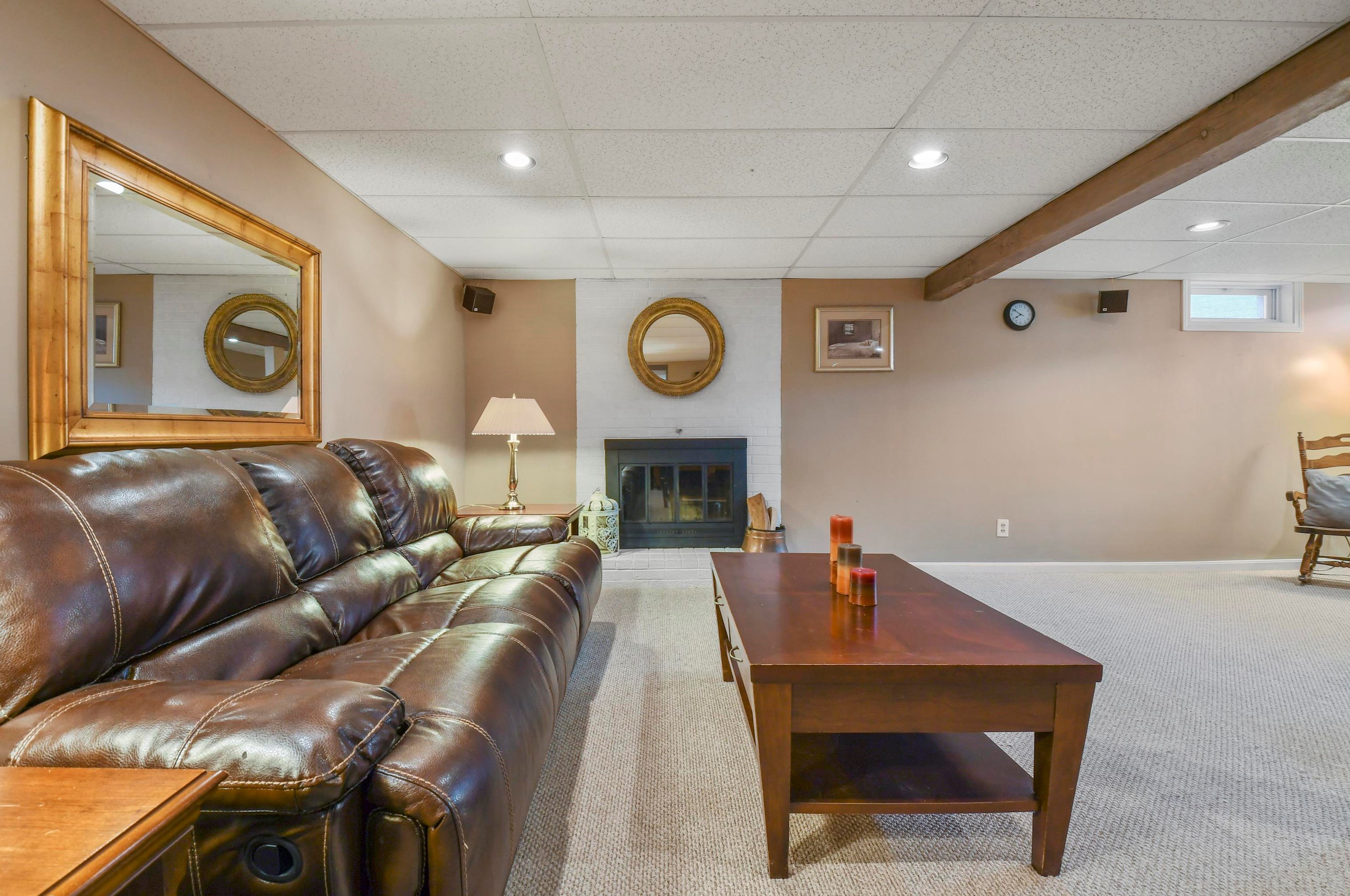 36 Cedar St, Hudson NH  03051-4716 exterior