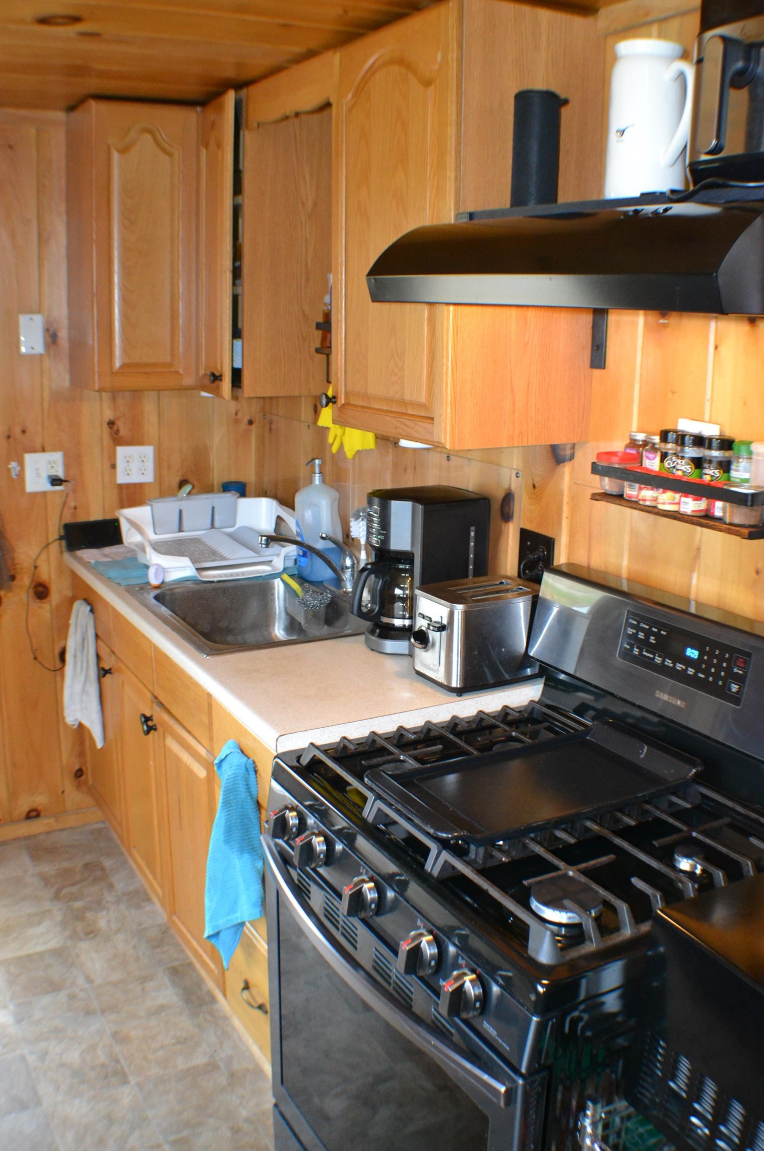 102 Highland St, Bridgewater NH 03264-3604 exterior