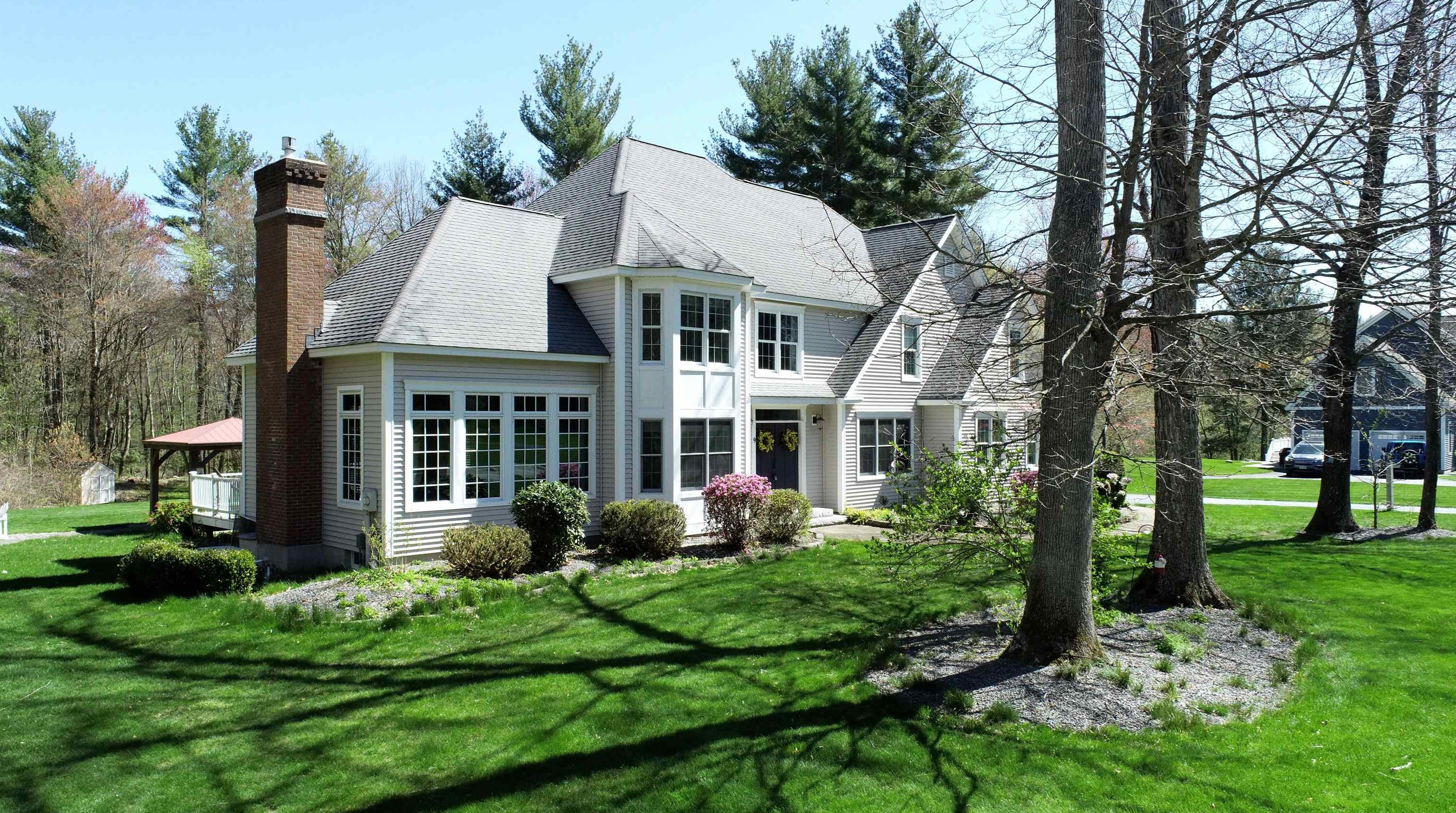 9 Merrill Rd, Merrimack, NH 03054-4336