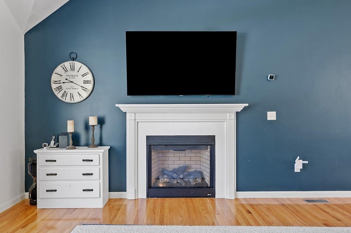 16 Johnson Rd, Windham NH  03087-2129 exterior