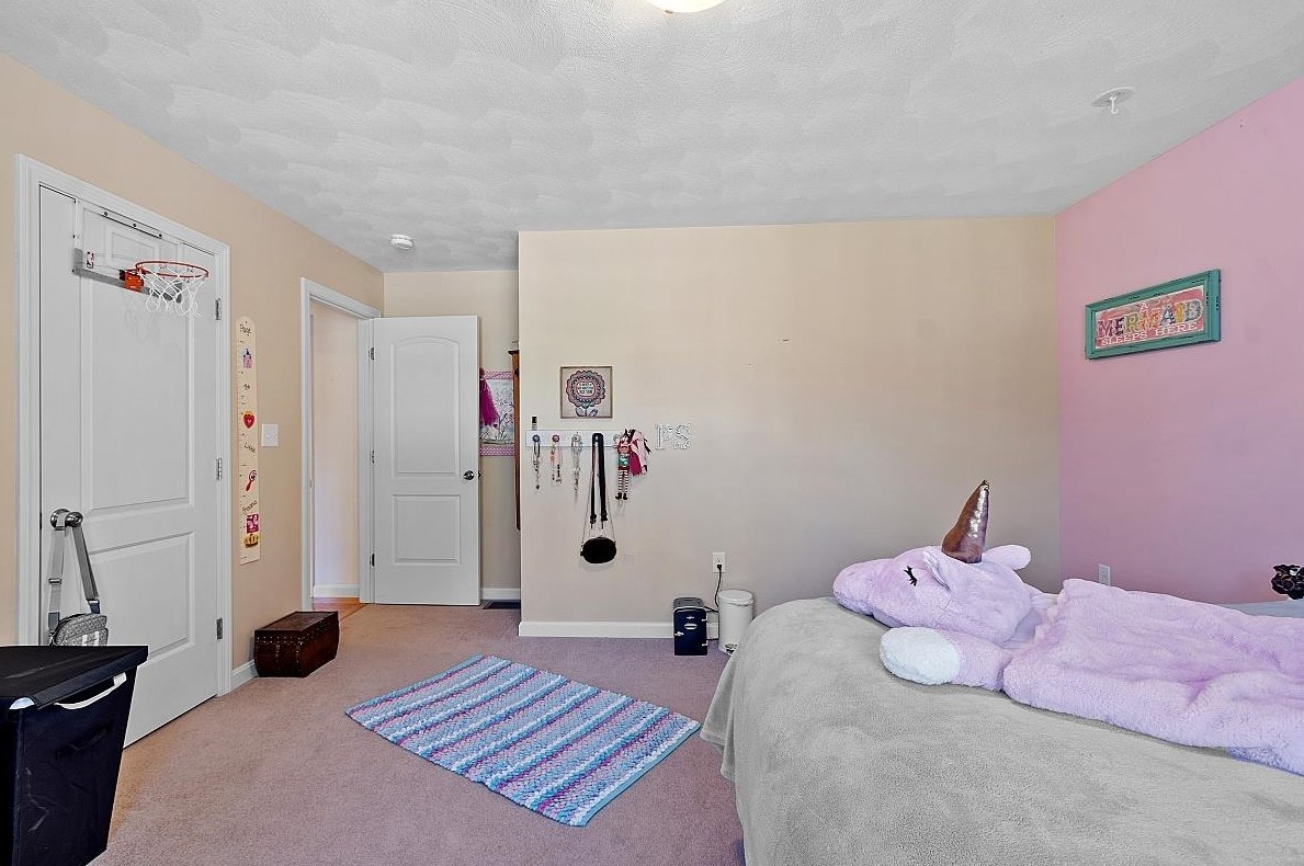 16 Johnson Rd, Windham NH  03087-2129 exterior