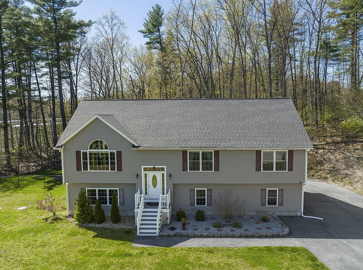 16 Johnson Rd, Windham, NH 03087-2122