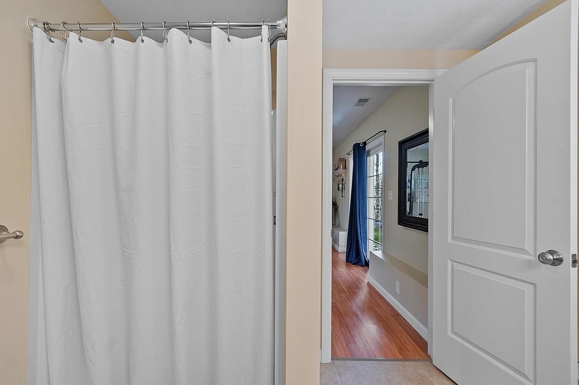 16 Johnson Rd, Windham NH  03087-2129 exterior