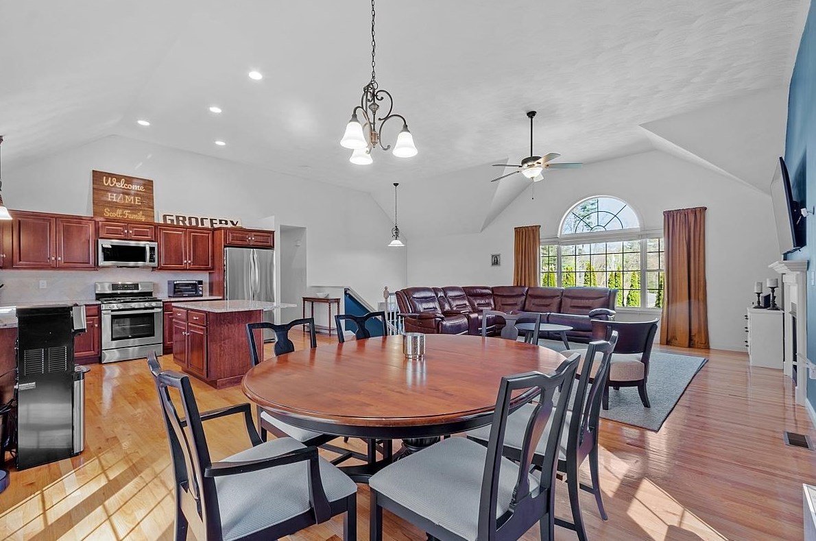 16 Johnson Rd, Windham NH  03087-2129 exterior