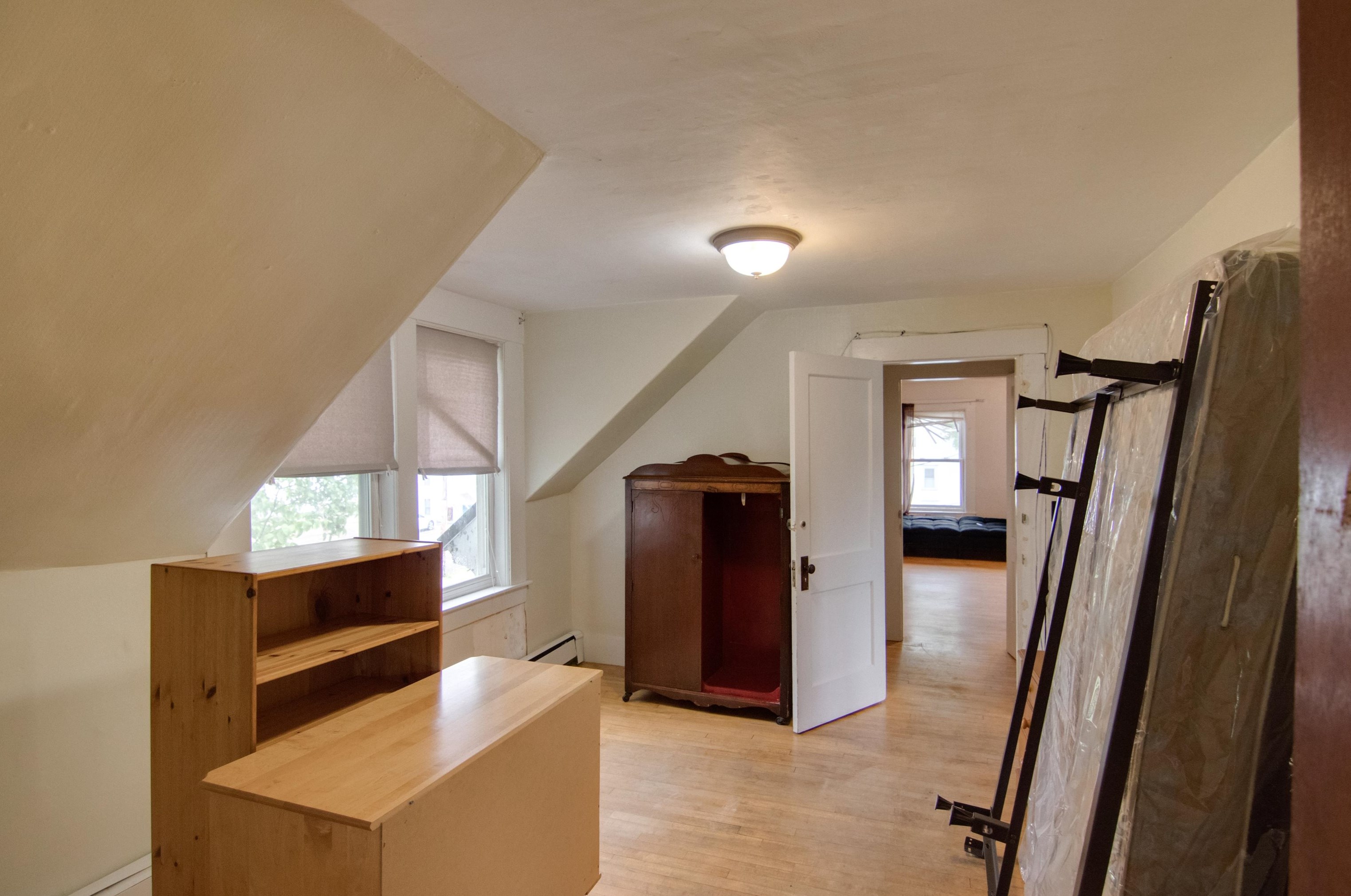 8 Winter St, Bridgewater NH 03264-1422 exterior