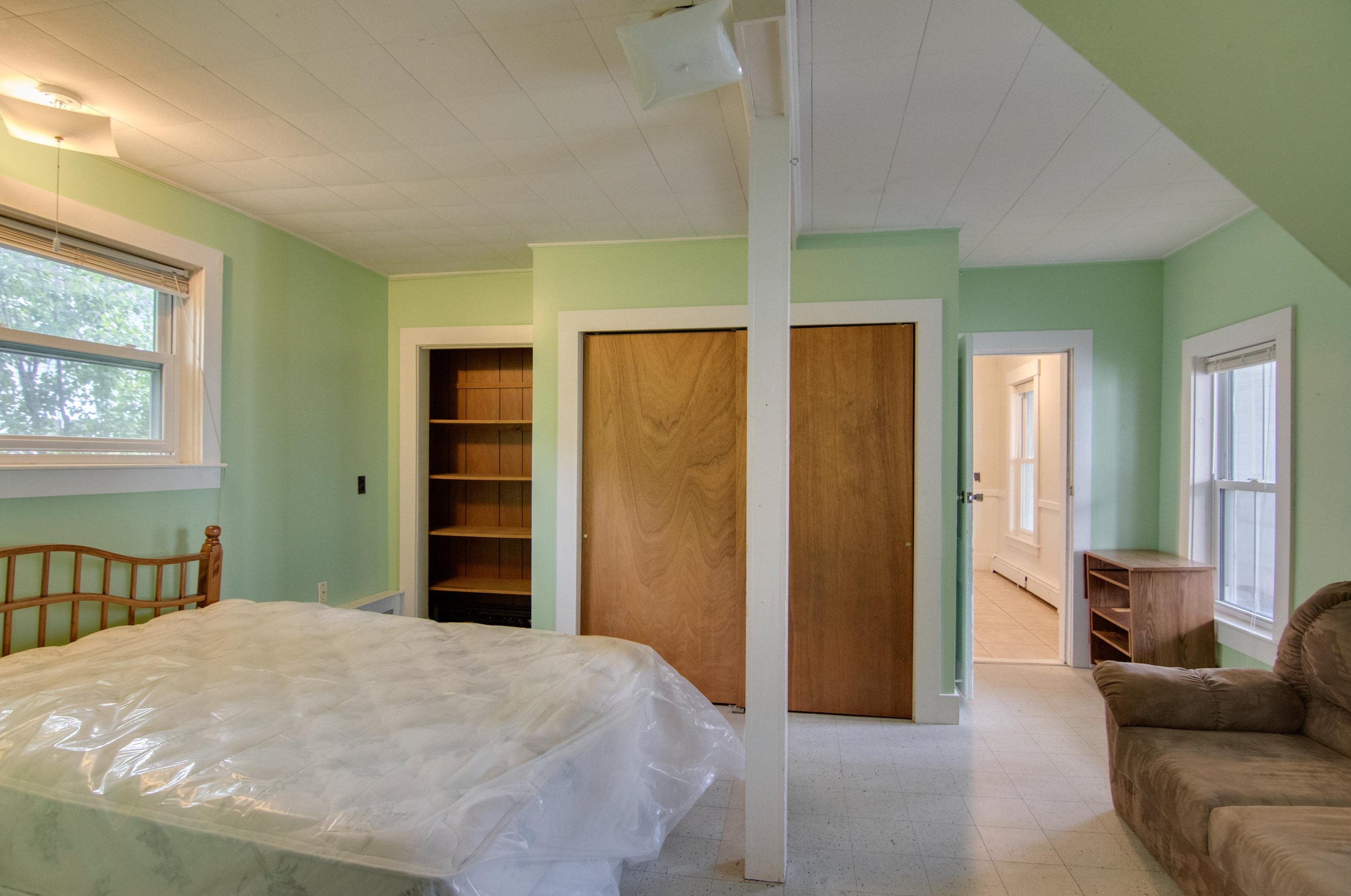 8 Winter St, Bridgewater NH 03264-1422 exterior