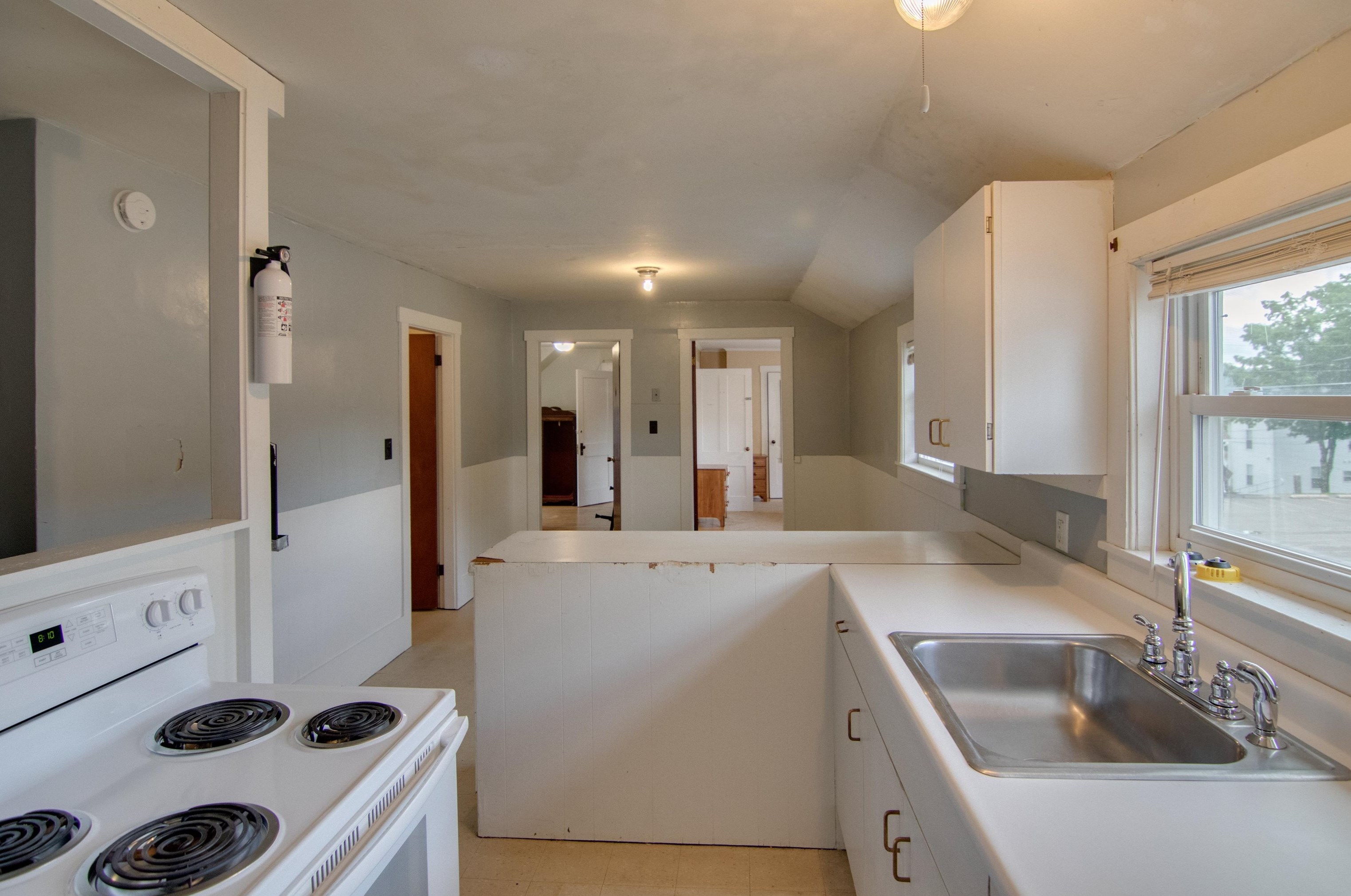 8 Winter St, Bridgewater NH 03264-1422 exterior