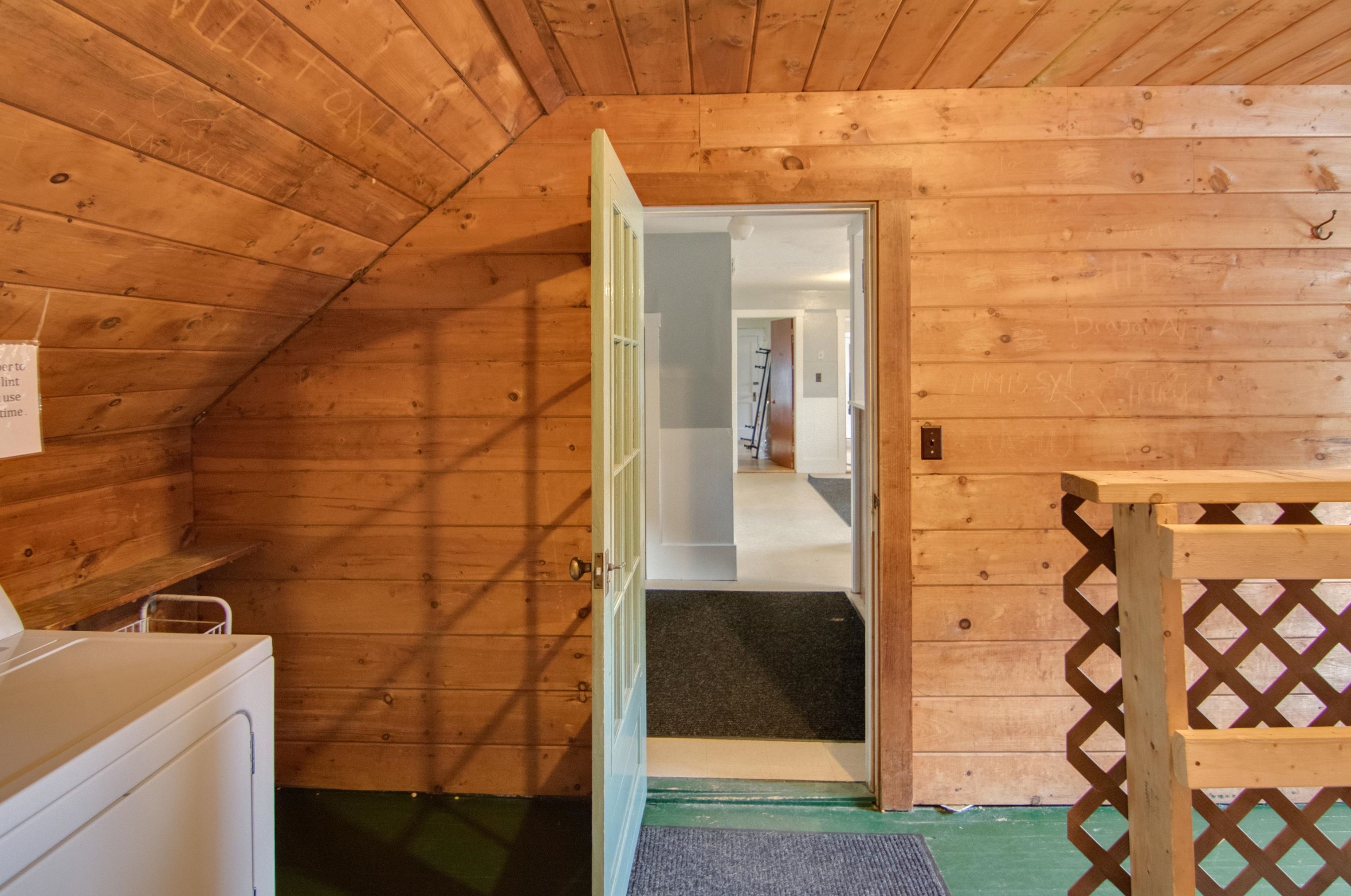 8 Winter St, Bridgewater NH 03264-1422 exterior