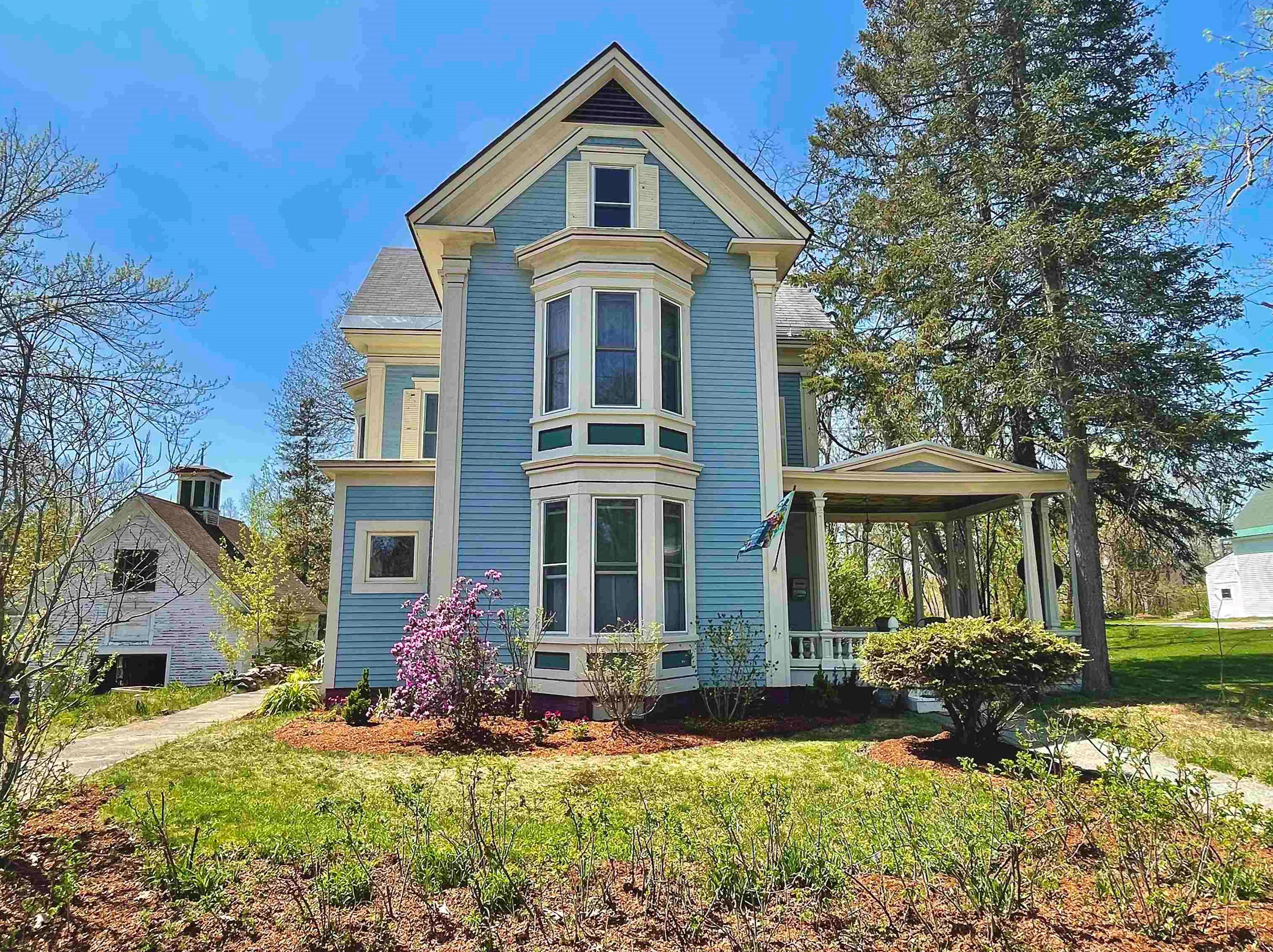 17 Prospect St, Lancaster, NH 03584