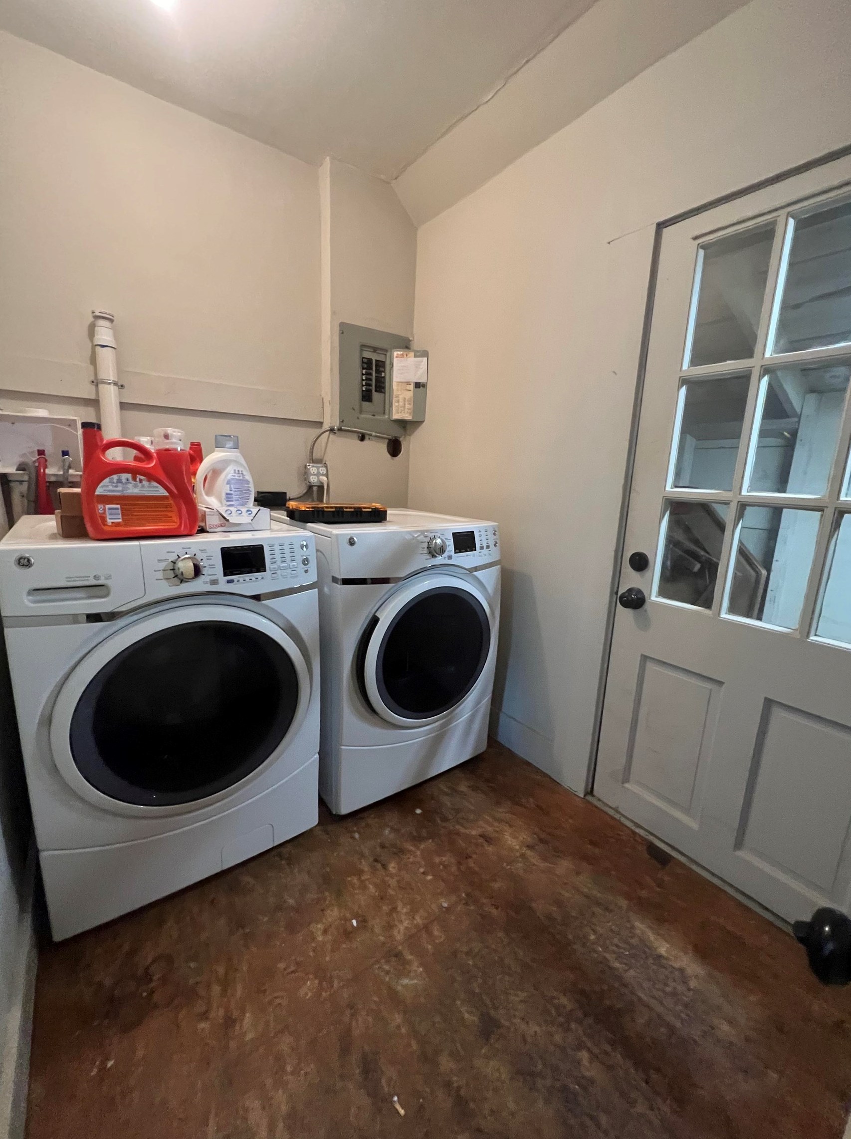 597 Beech St, Manchester NH  03104-4814 exterior