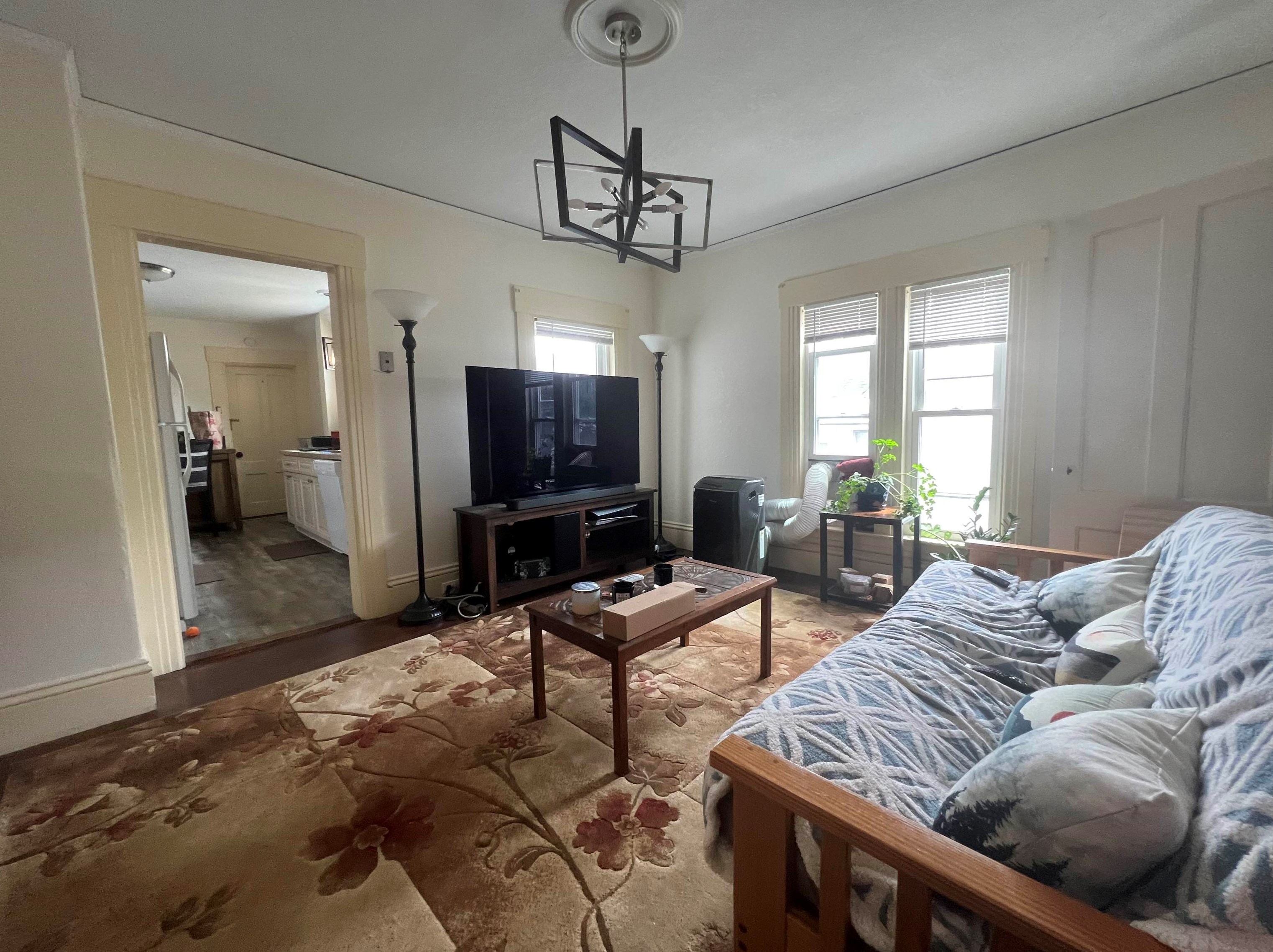 597 Beech St, Manchester NH  03104-4814 exterior