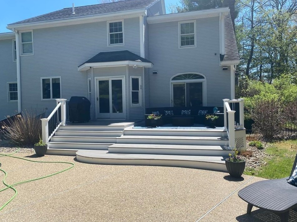 94 School St, Salem, NH 03079