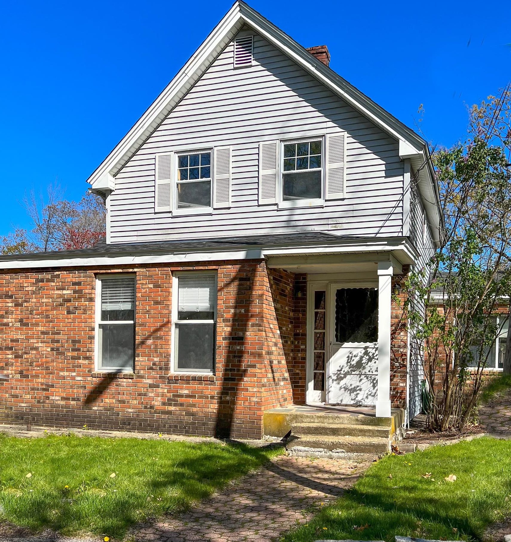 39 Minot St, Manchester, NH 03109-5530