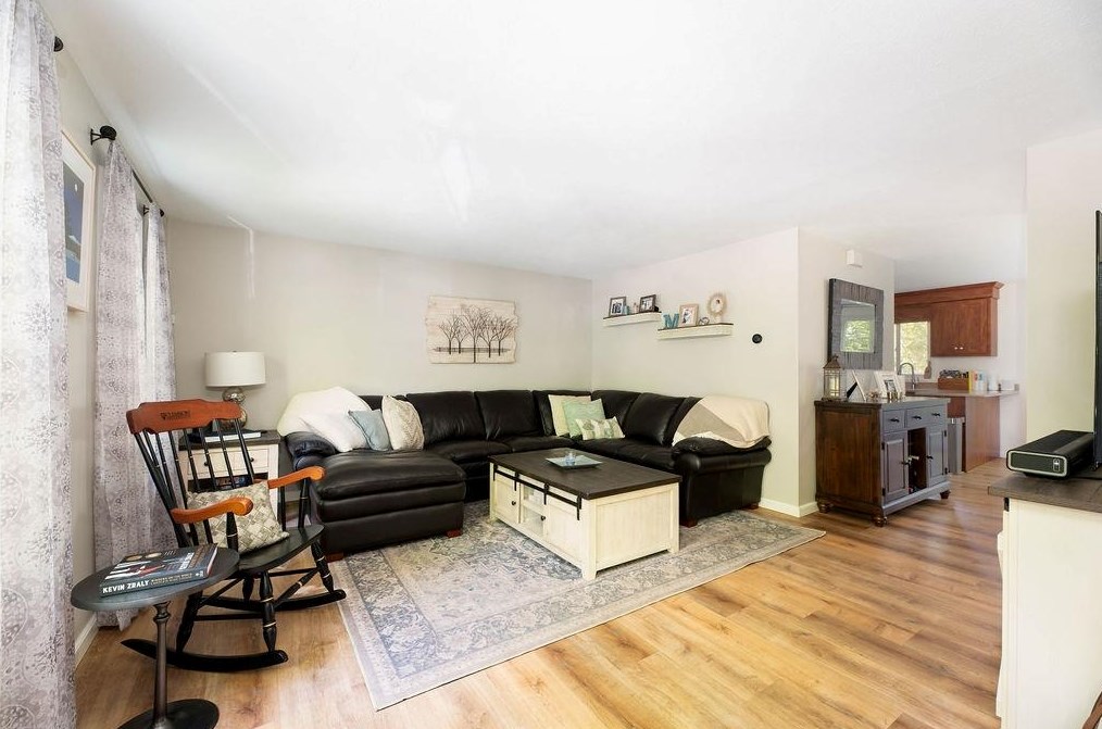 17 Beaujolais Dr, Nashua, NH 03062-3672