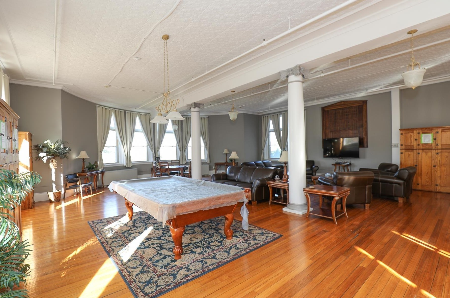 15 Mount Saint Marys Way, Manchester NH  03106-4401 exterior
