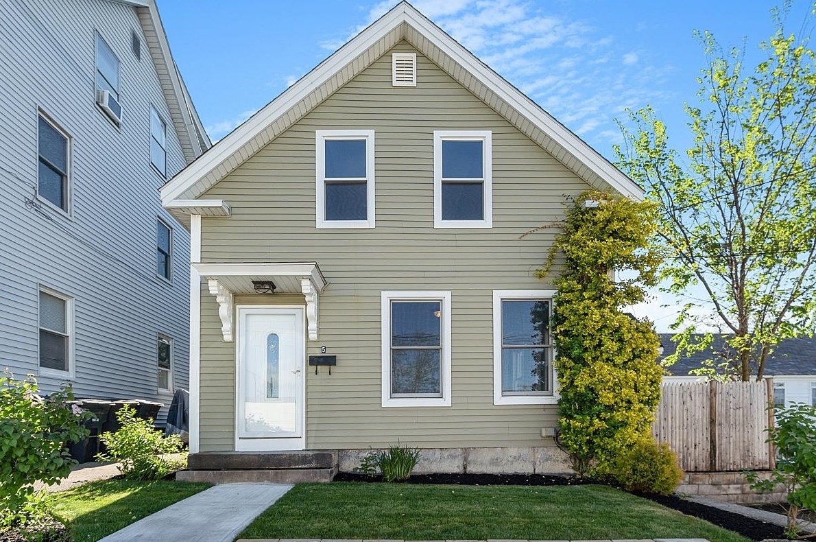 5 Lemon St, Nashua, NH 03064