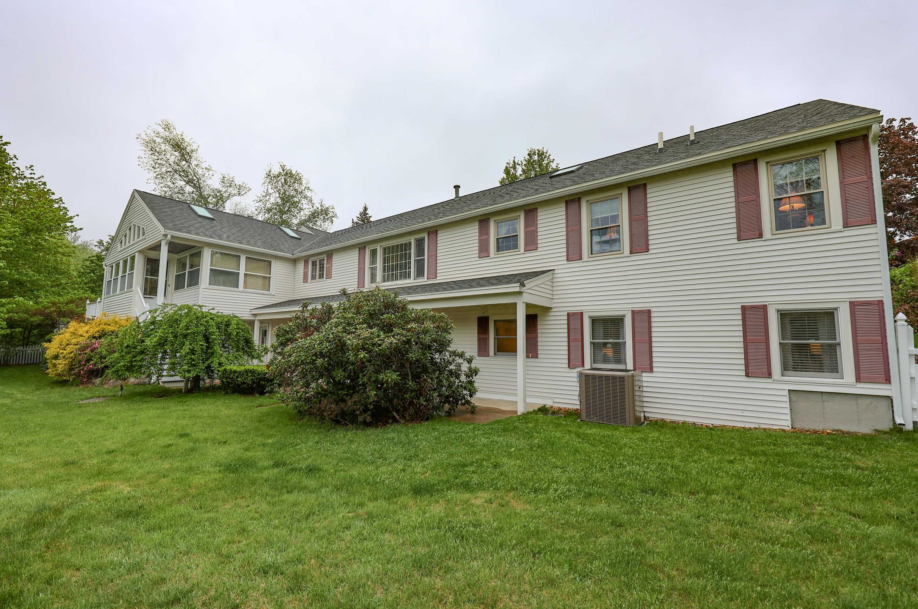 14 Danforth Cir, Manchester, NH 03104-4100