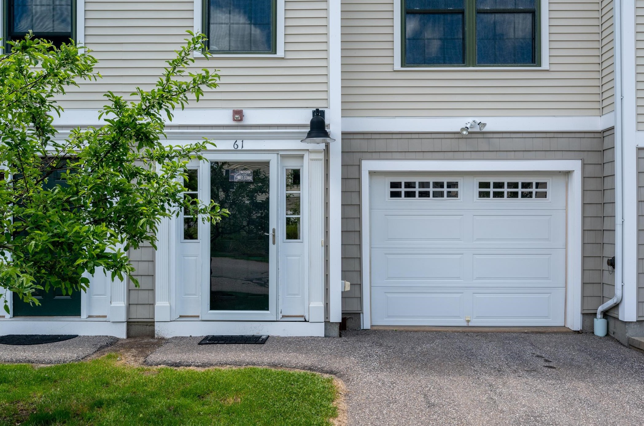 61 Village Dr, Meredith NH  03253-5739 exterior