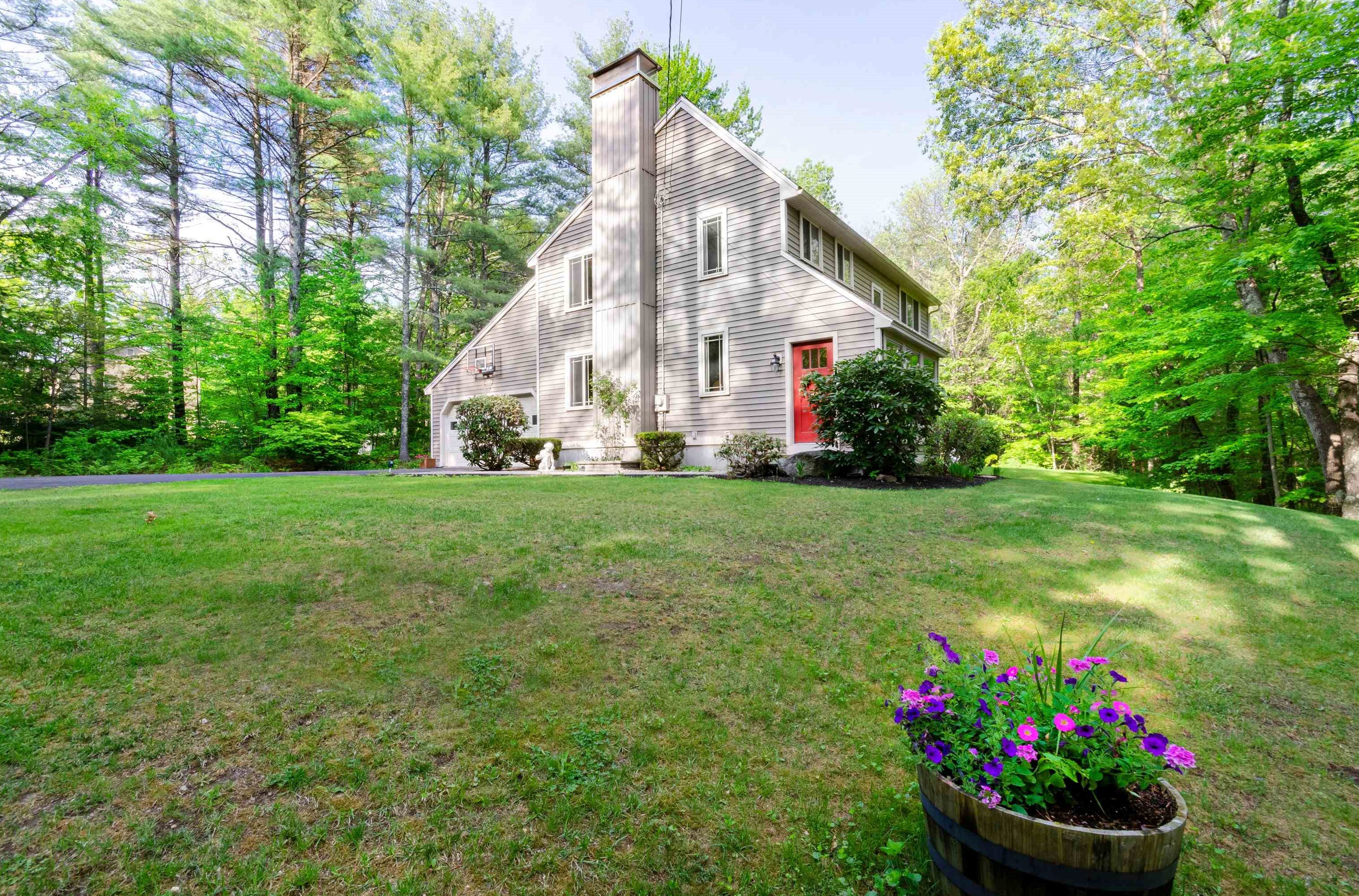 5 Beaver St, Manchester, NH 03110-5521