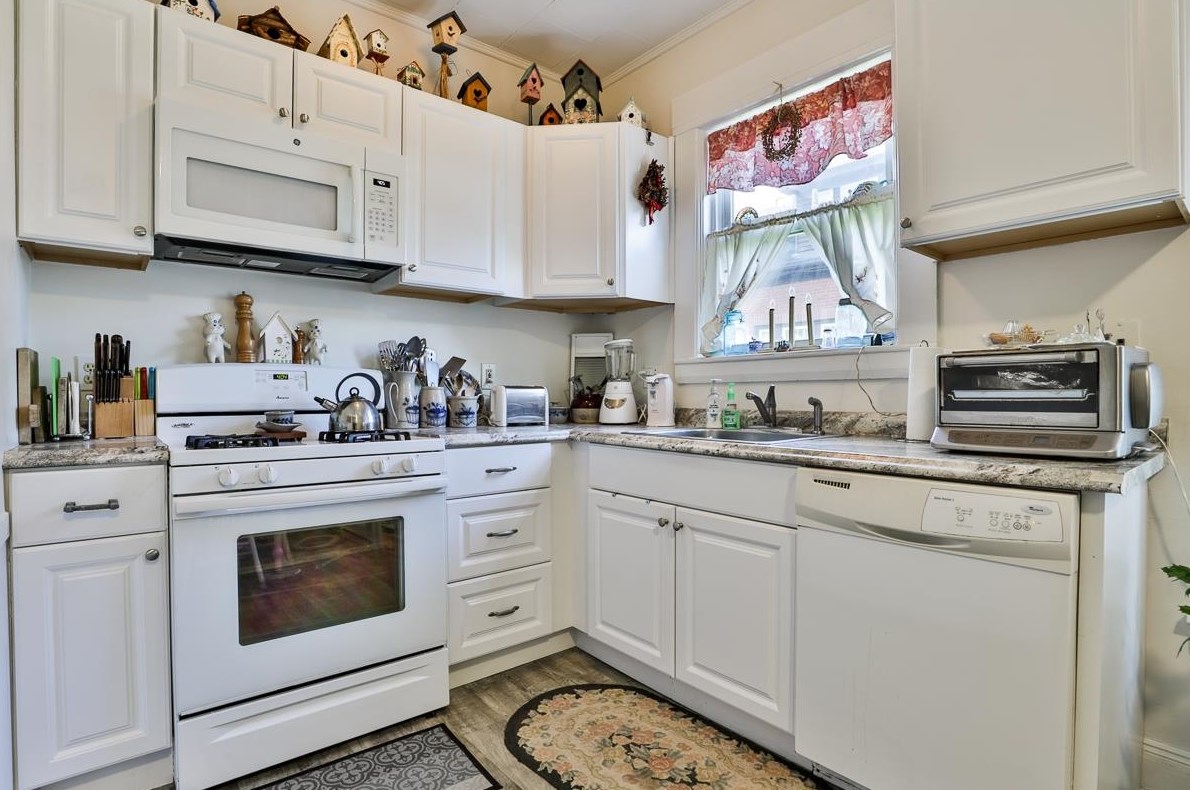 300 Walnut St, Manchester NH 03104-3133 exterior